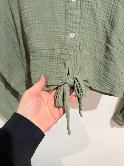 Glassons Cropped Button-up Shirt Size 10