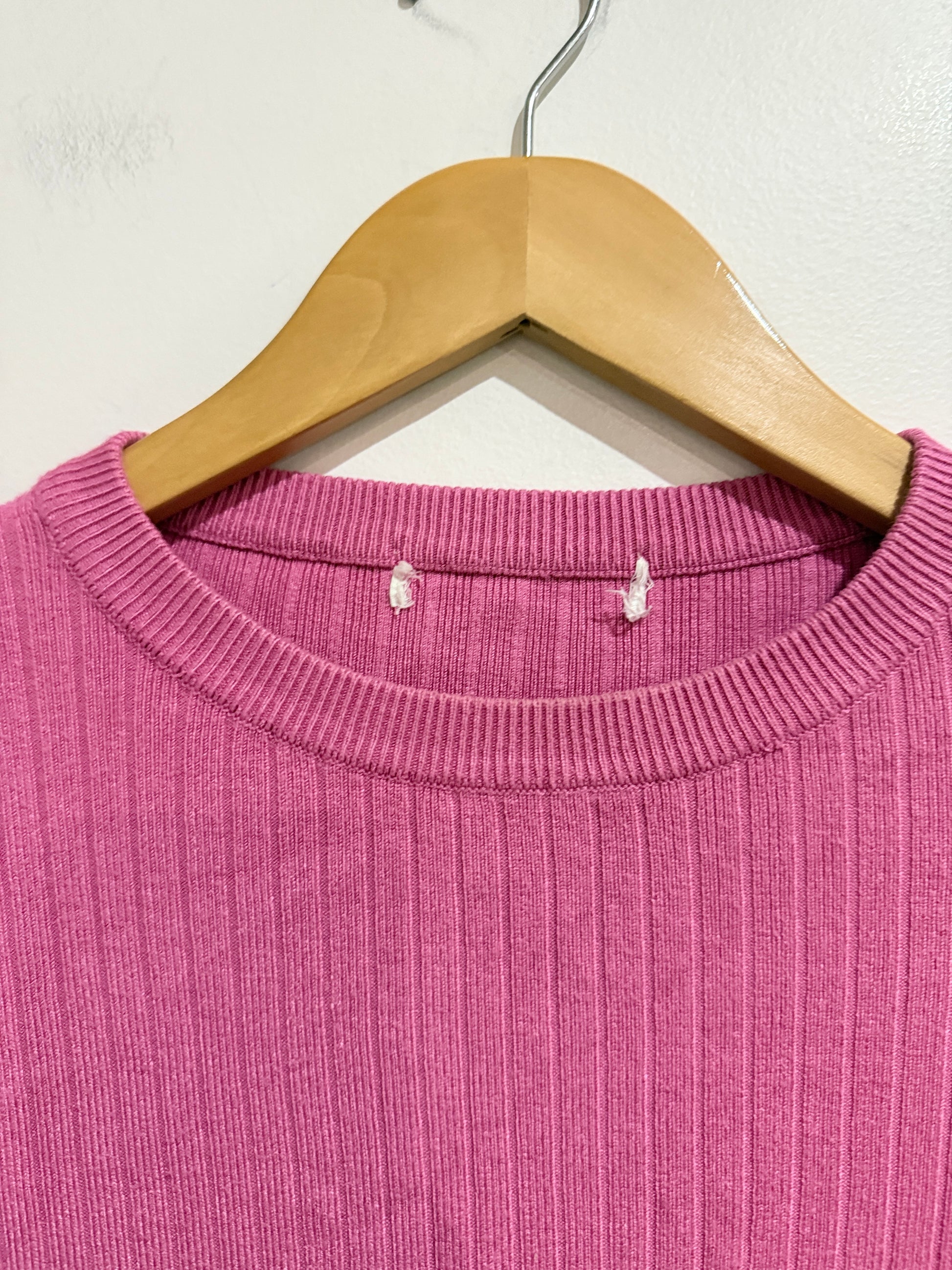 Brand Unknown Ribbed Knit Crop Top Size U/Arm to U/Arm 40cm