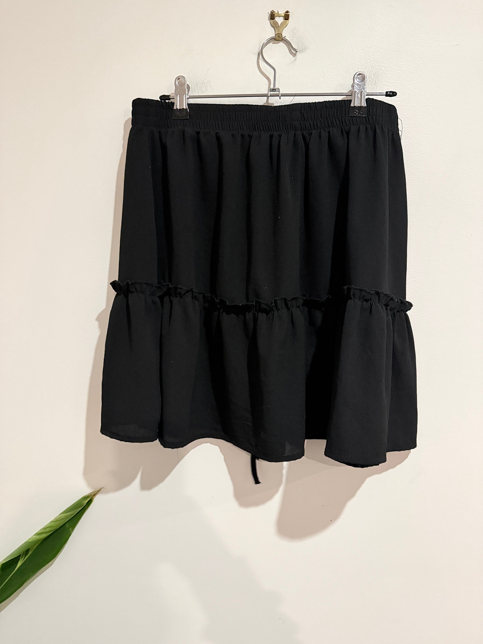 Mirrou Ruffled Skirt Size 12