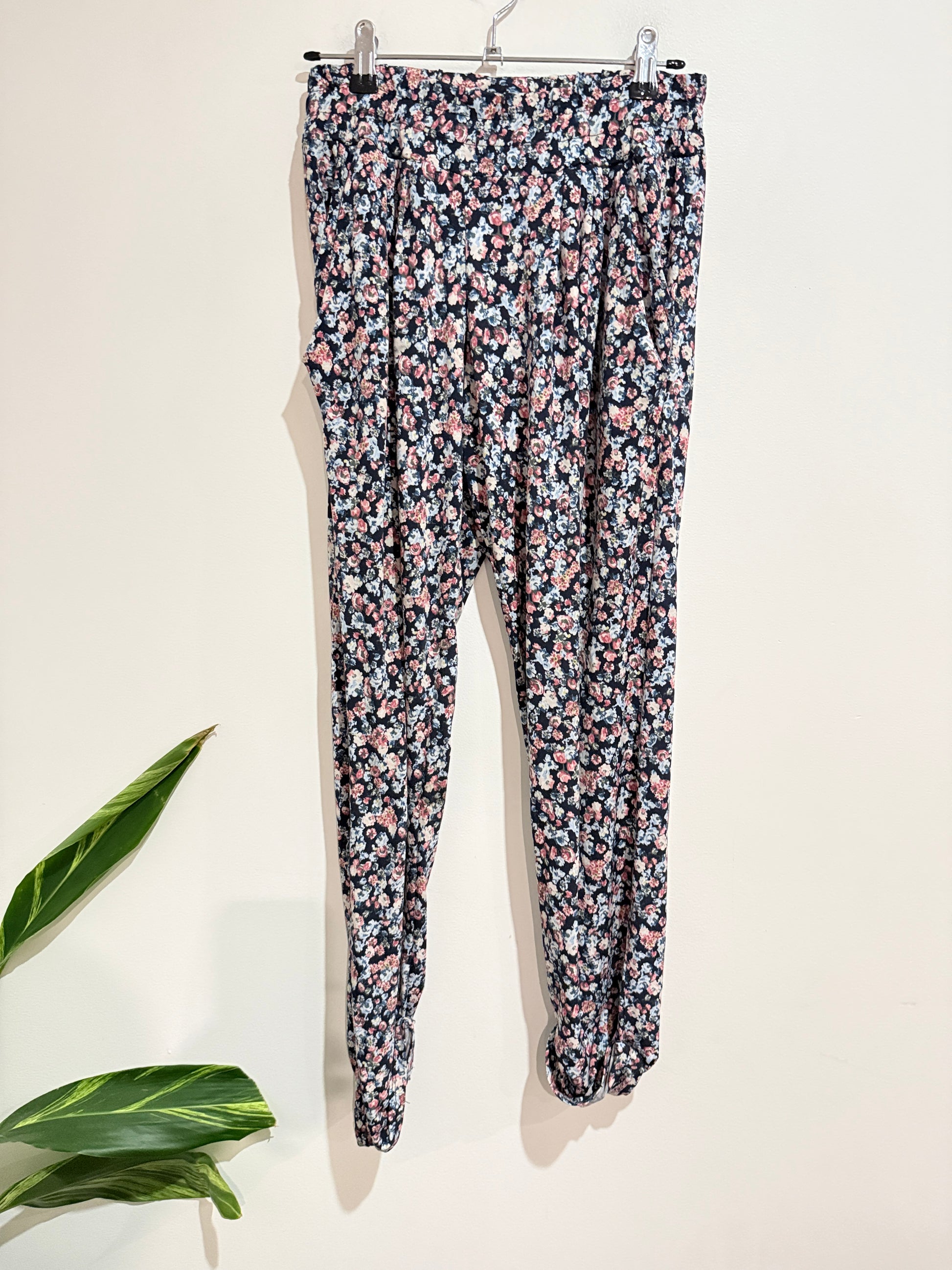 Brand Unknown Relaxed-fit Jogger Pants Size Waist 66cm