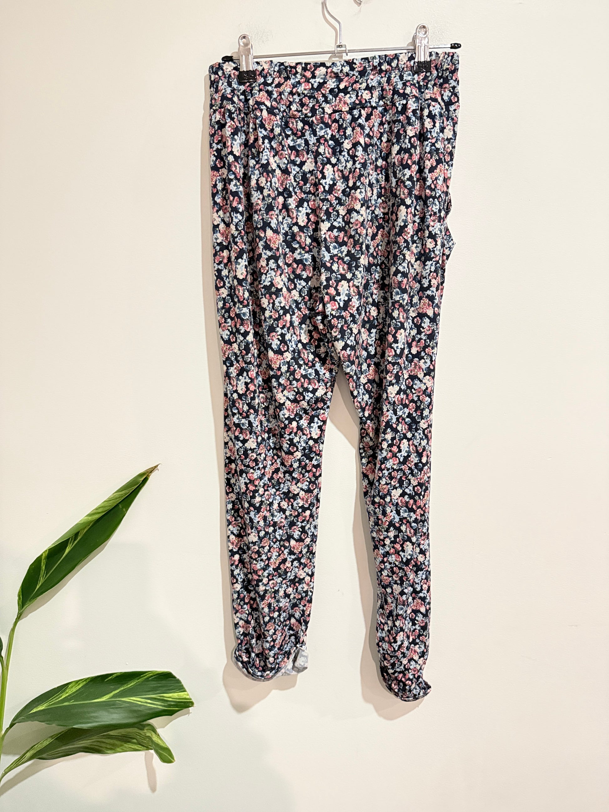 Brand Unknown Relaxed-fit Jogger Pants Size Waist 66cm