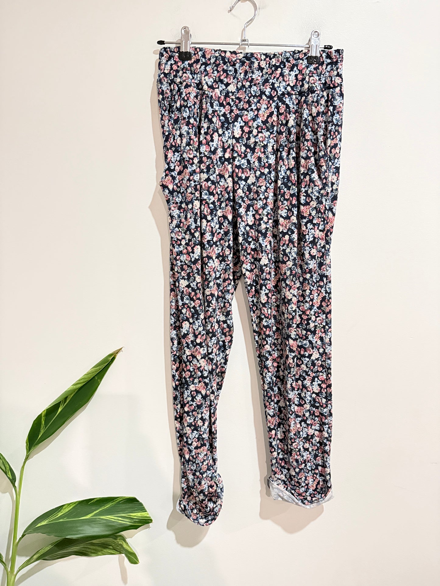 Brand Unknown Relaxed-fit Jogger Pants Size Waist 66cm