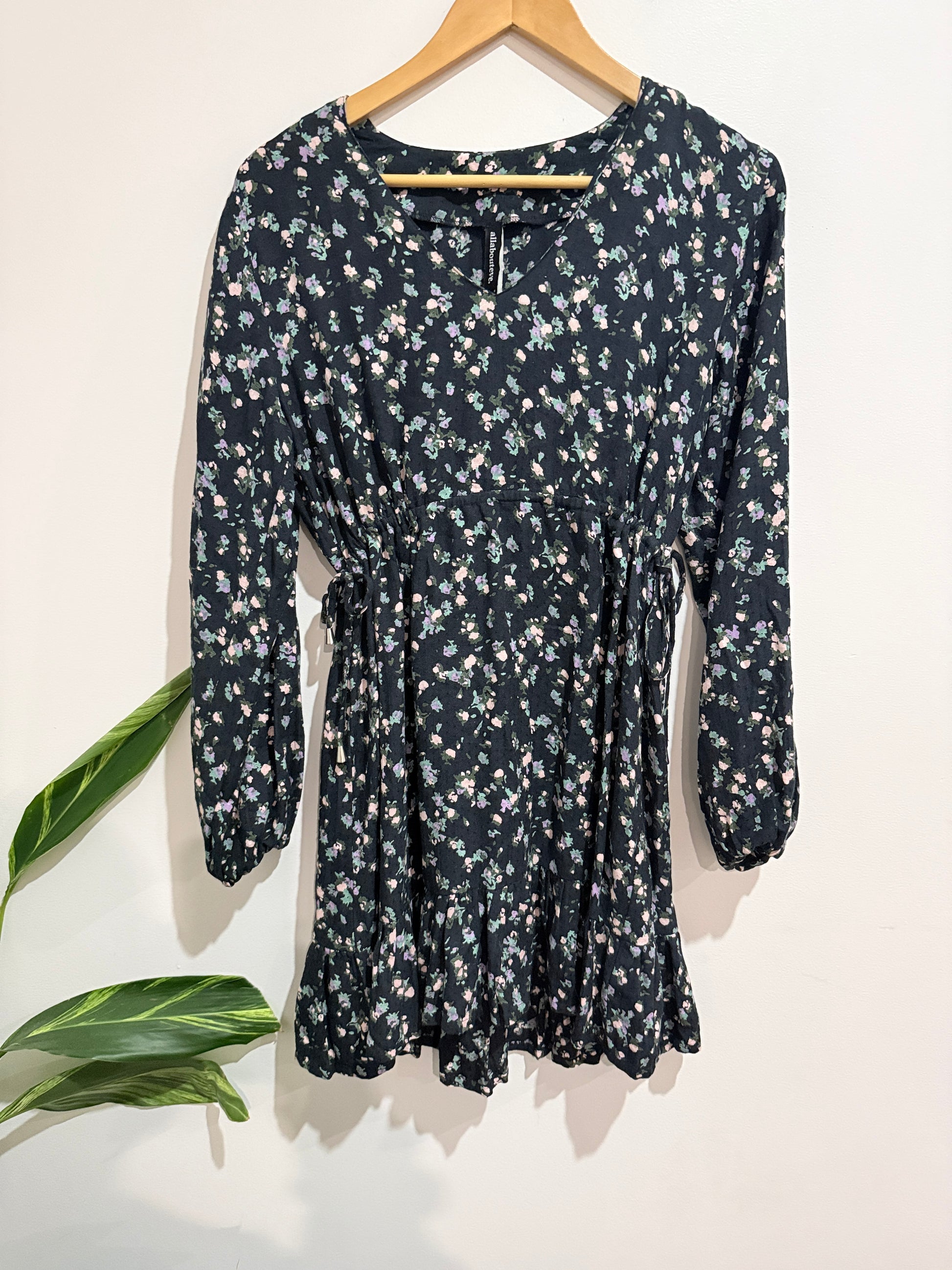 All About Eve Long-sleeve Dress Size 8