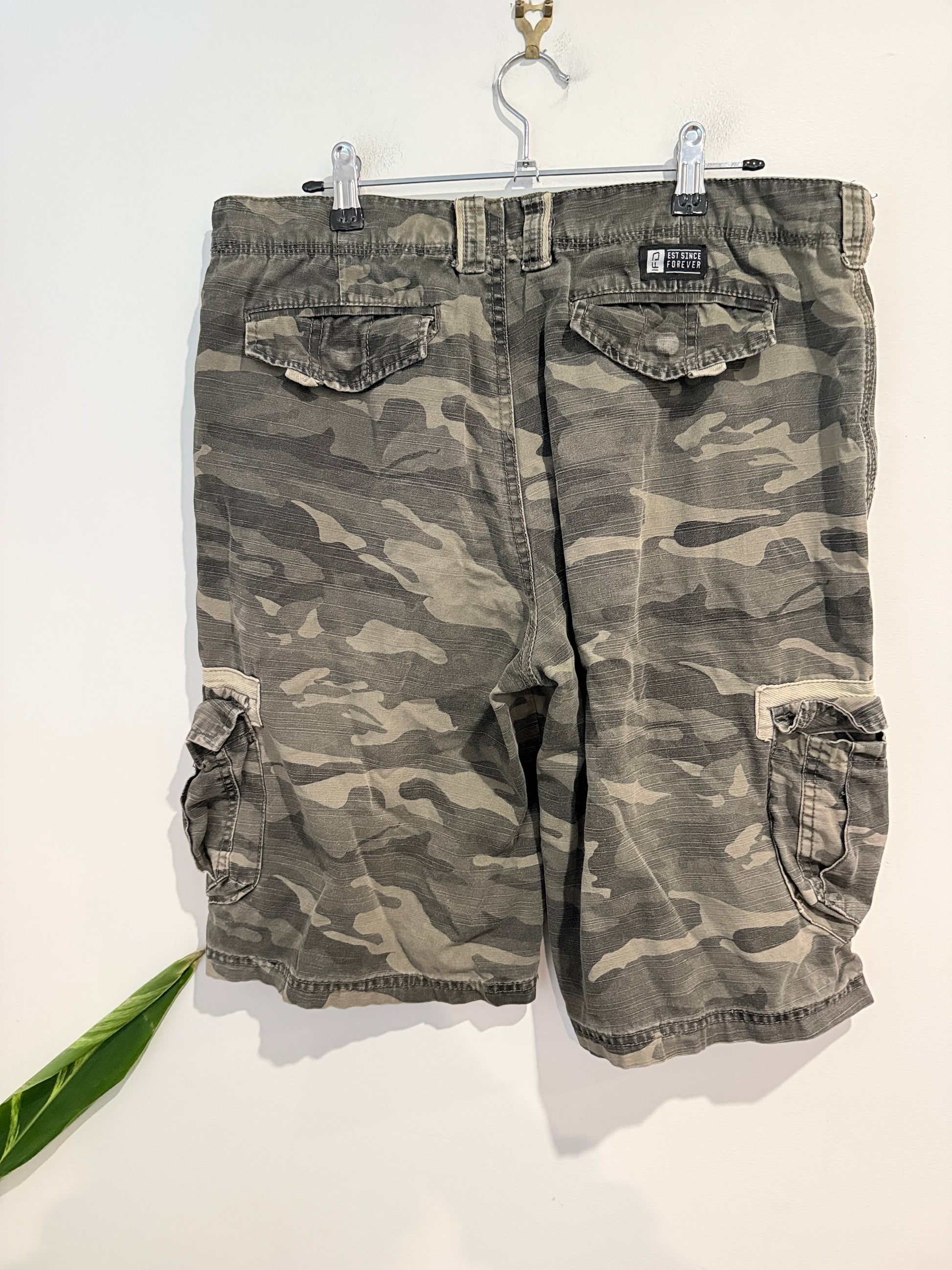 IFD Military Style Twill Shorts Size 32"