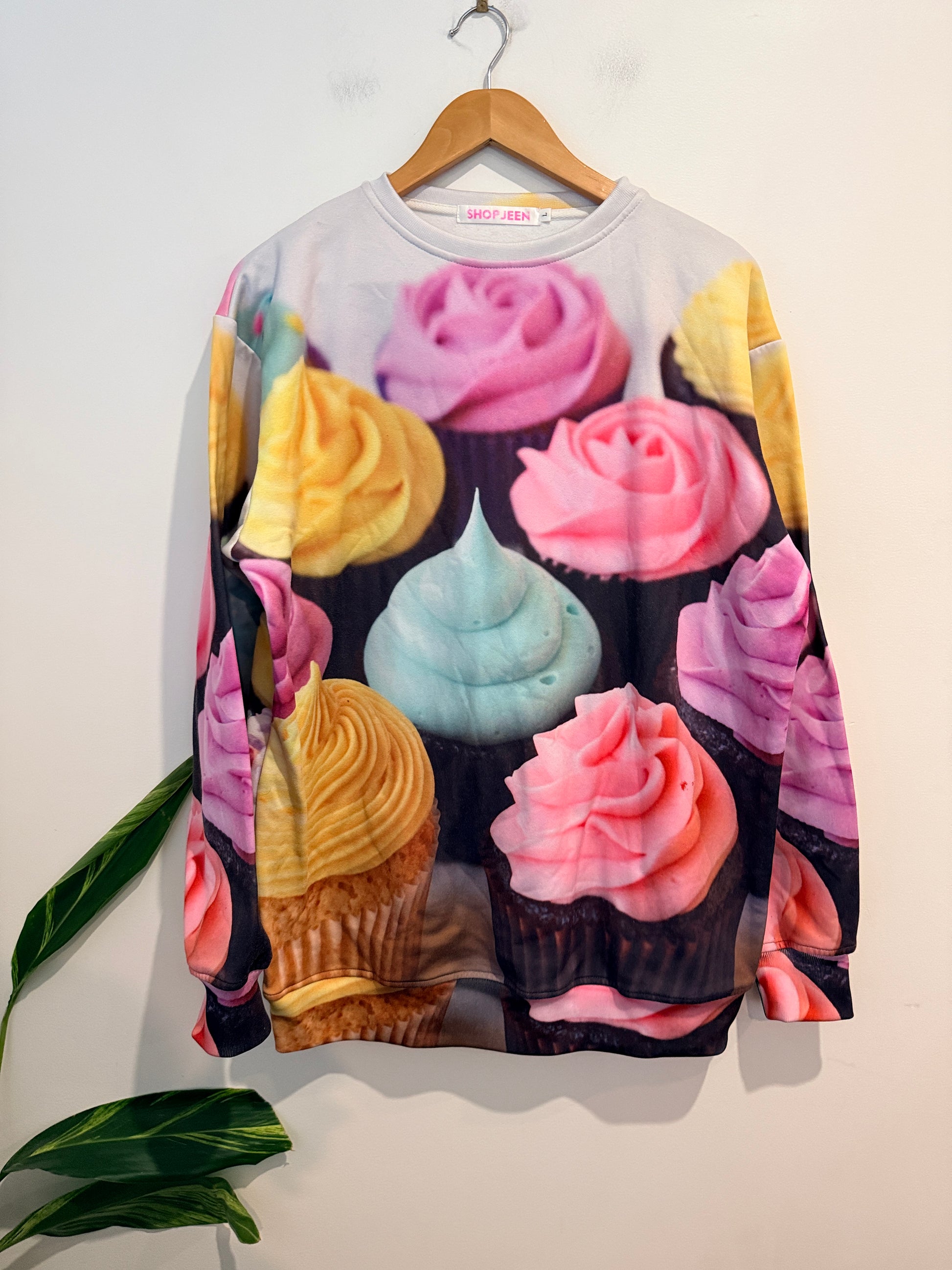 Shop Jeen Cupcake Sweatshirt Size L | U/Arm to U/Arm 61cm