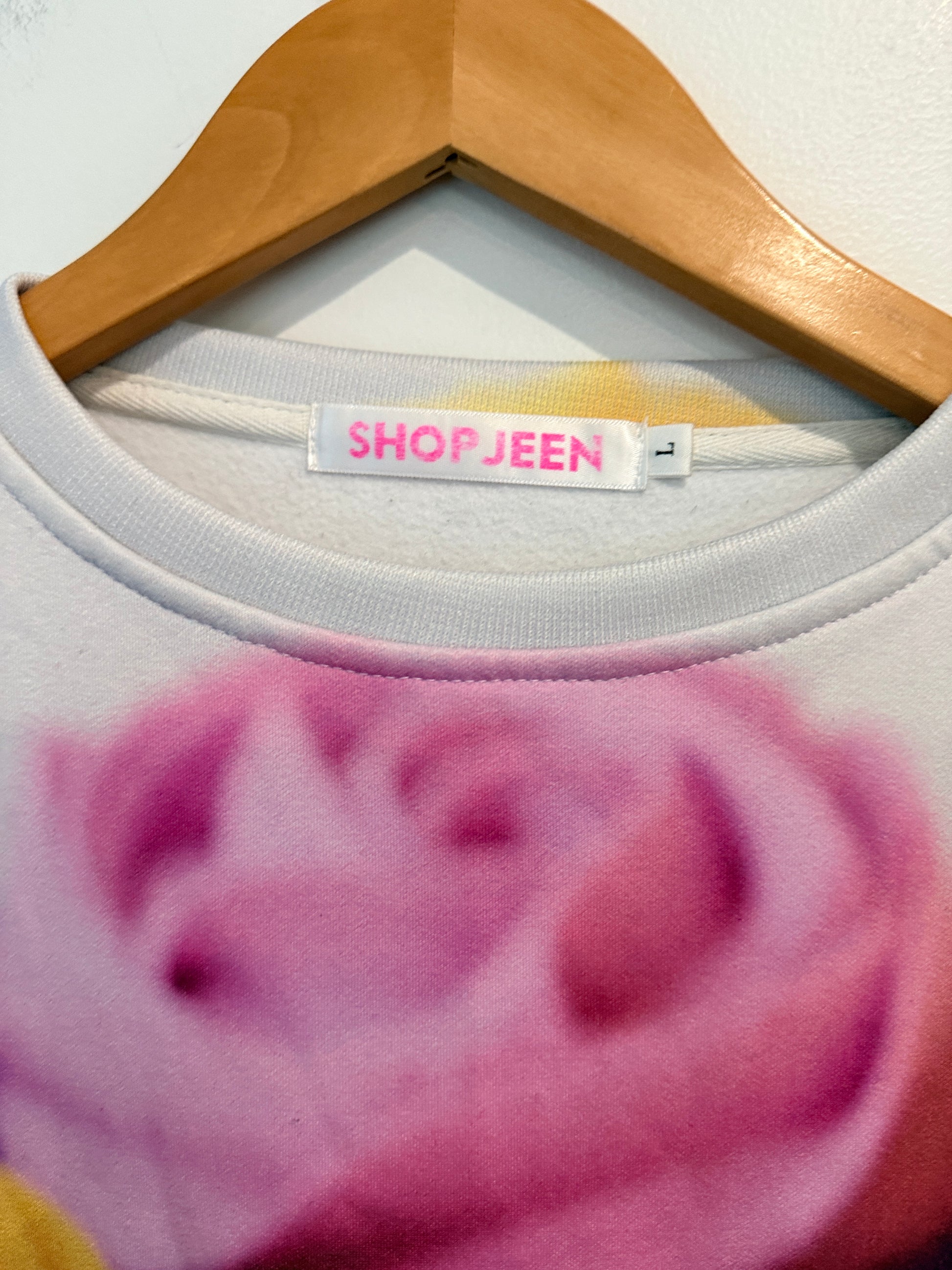 Shop Jeen Cupcake Sweatshirt Size L | U/Arm to U/Arm 61cm