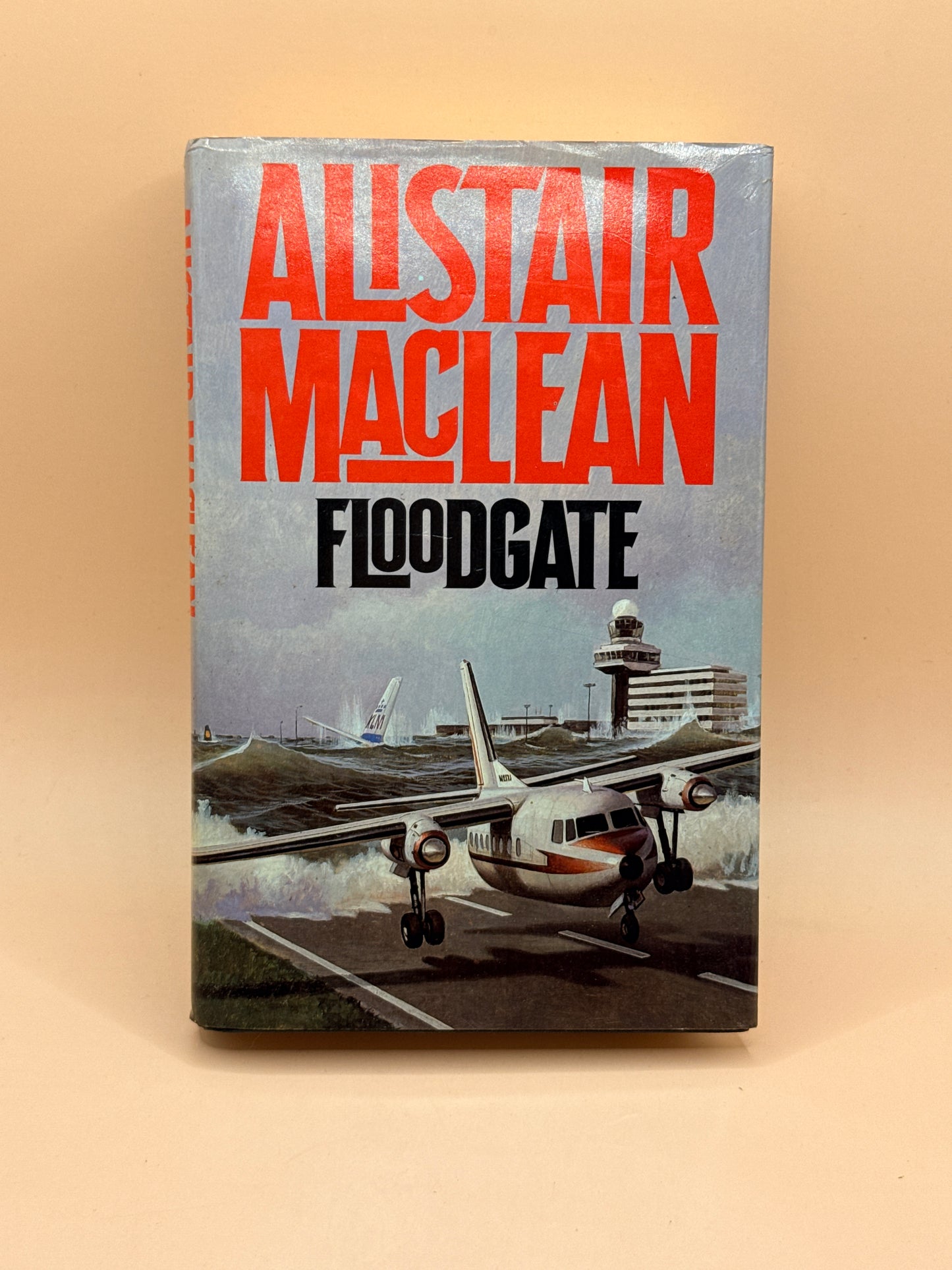 Floodgate by Alistair MacLean 1983 First Edition
