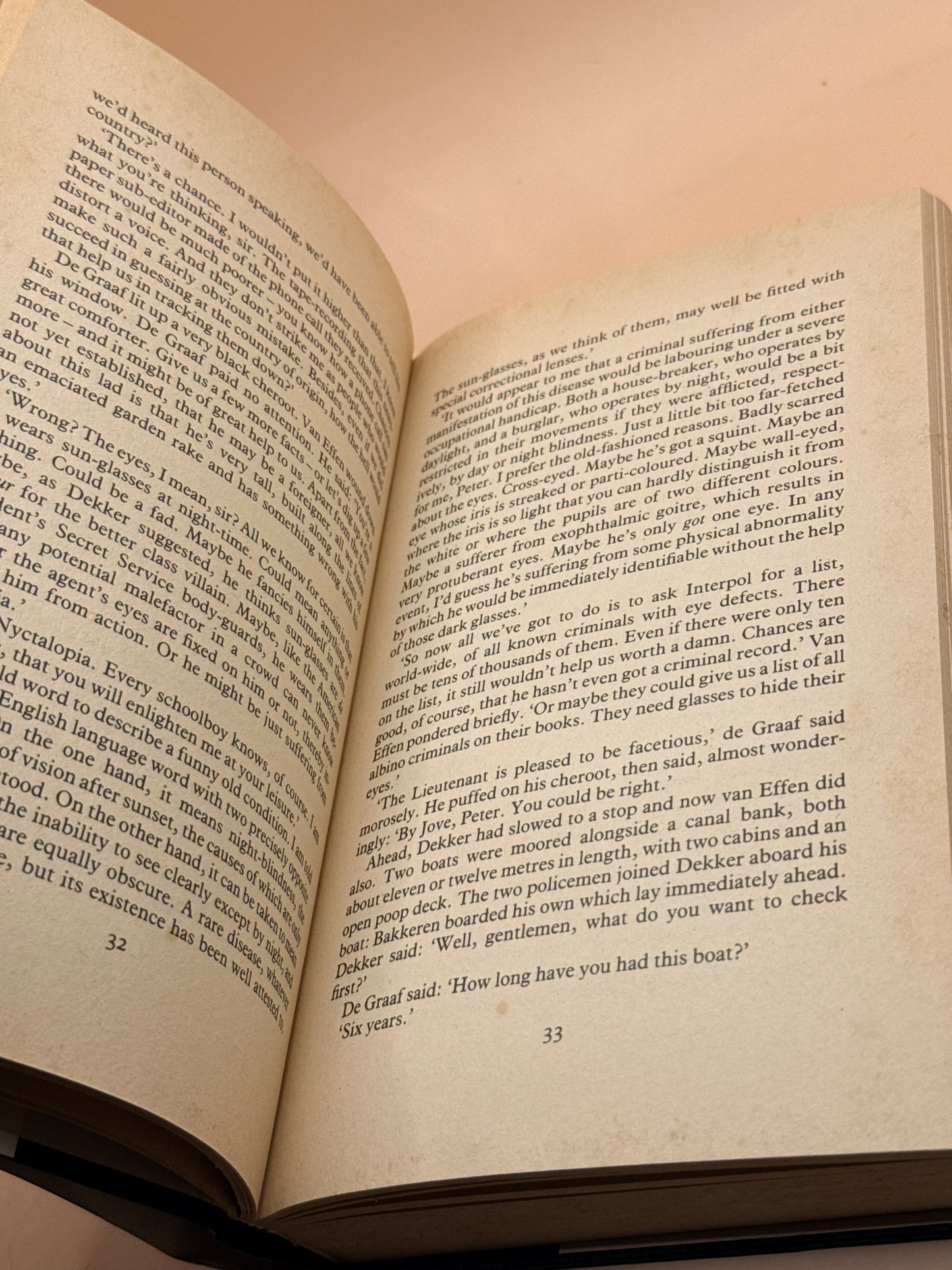 Floodgate by Alistair MacLean 1983 First Edition