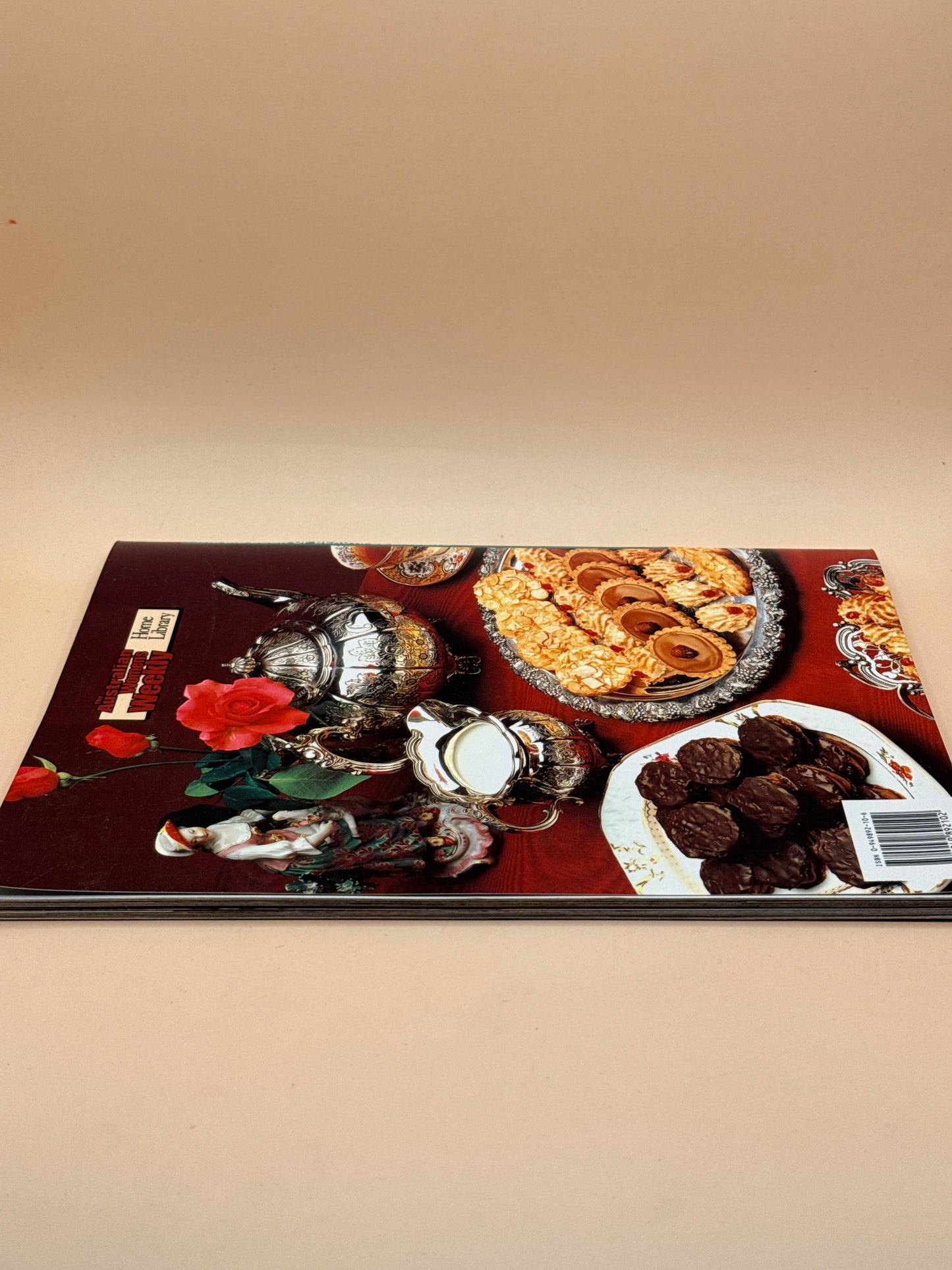 The Big Book of Beautiful Biscuits by The Australian Women's Weekly