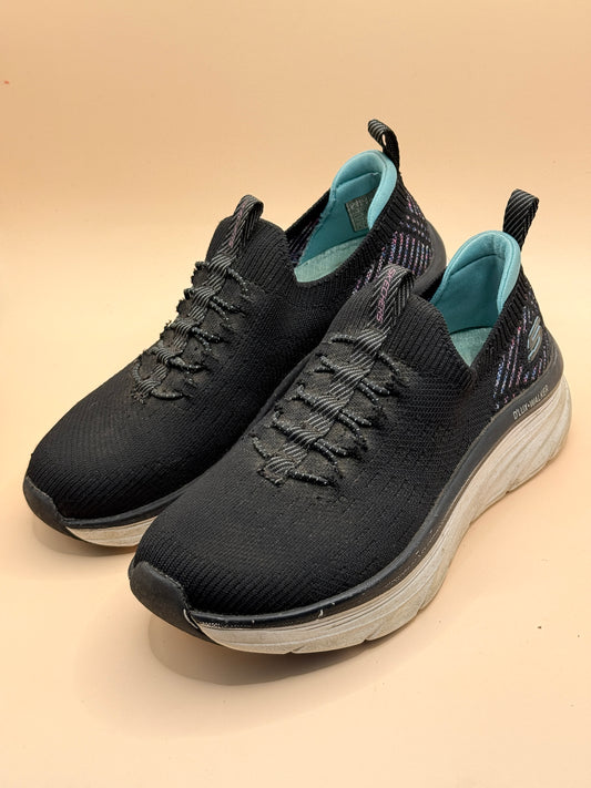 Skechers D’Lux Walker Relaxed Fit Sneakers Size 6