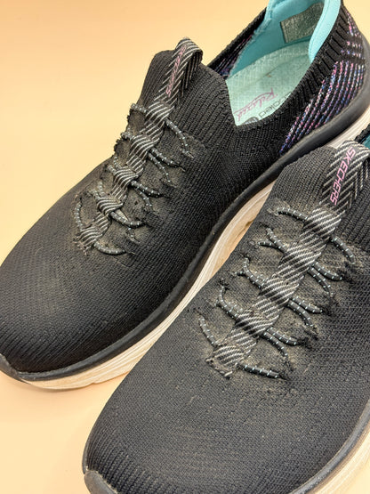 Skechers D’Lux Walker Relaxed Fit Sneakers Size 6