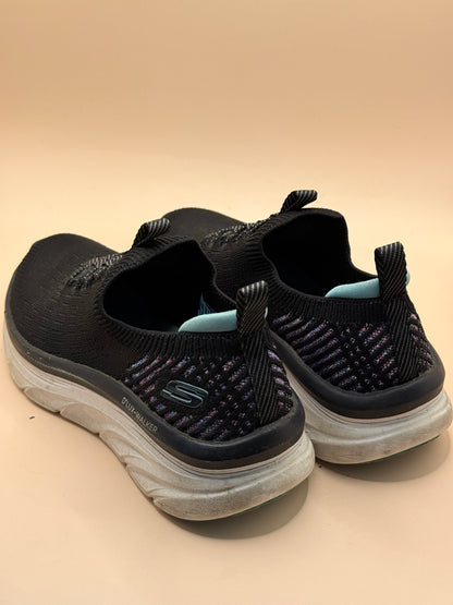 Skechers D’Lux Walker Relaxed Fit Sneakers Size 6