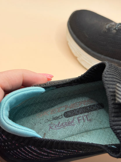 Skechers D’Lux Walker Relaxed Fit Sneakers Size 6