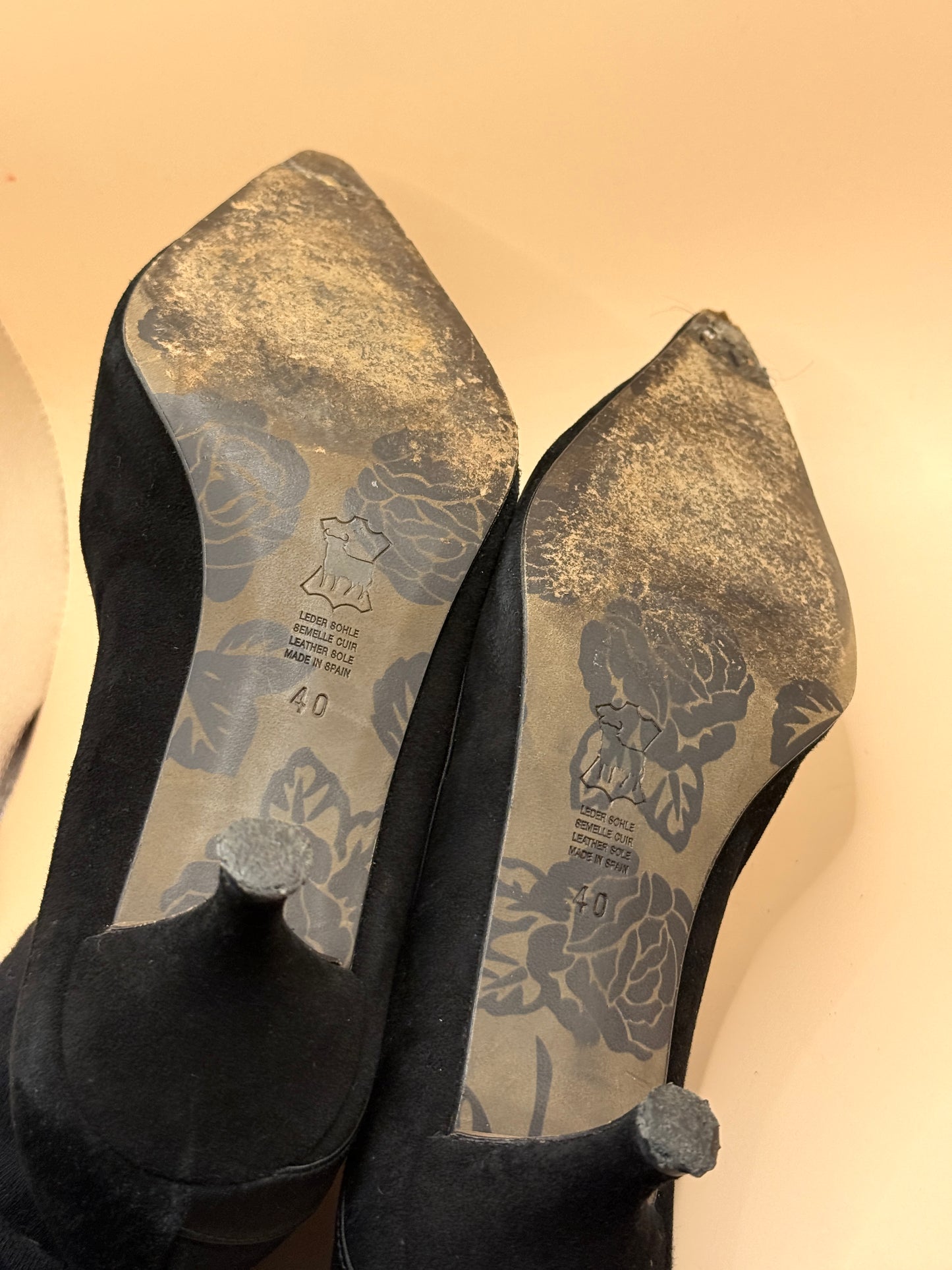 Rebecca Sanver Black Suede Kitten Heel Shoes Size 40