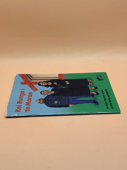 Kei Runga i te Marae by Alice Patrick - Dual Language