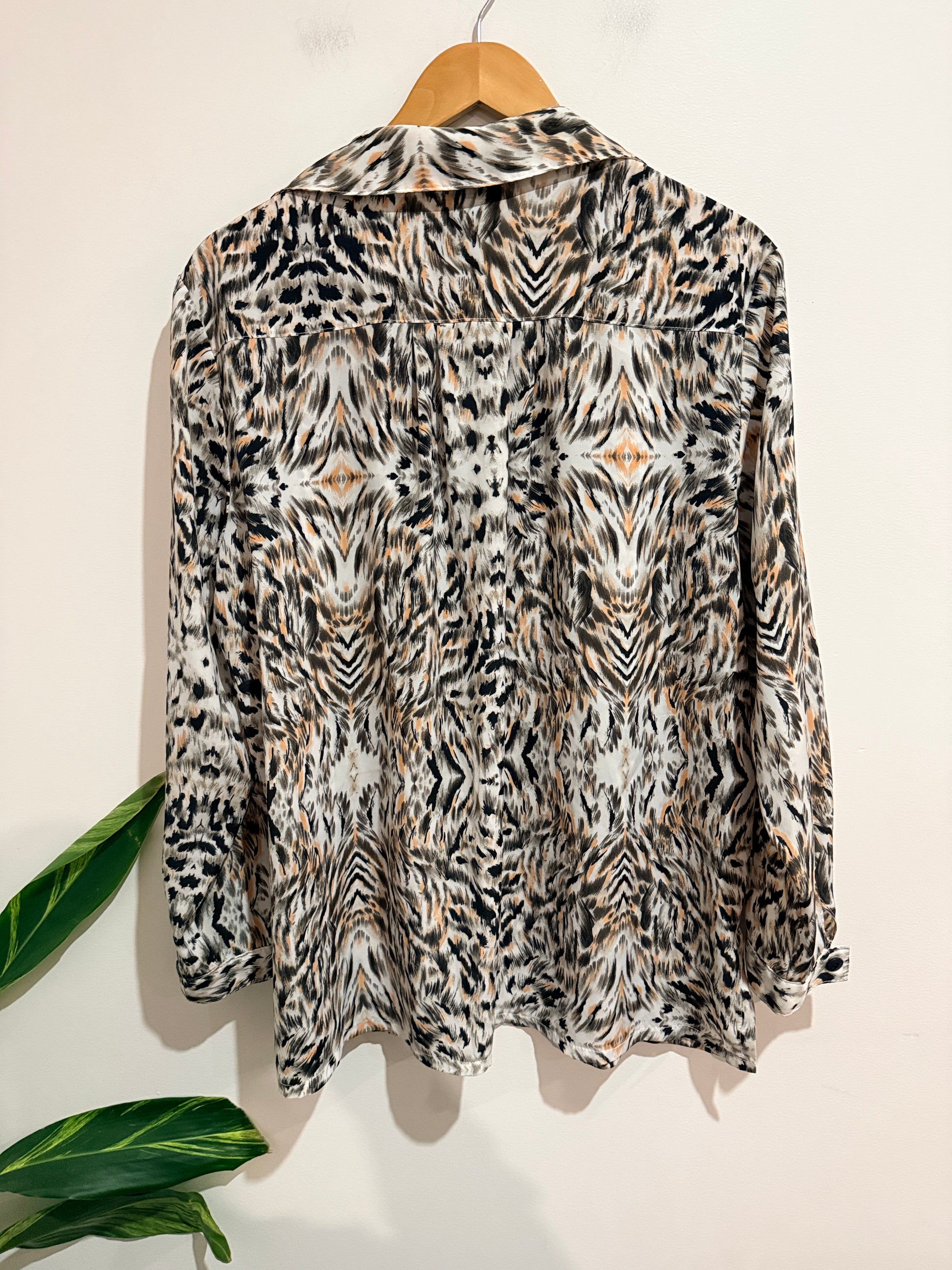 Margaret James Animal Print Long-sleeved Shirt Size U/Arm to U/Arm 60cm