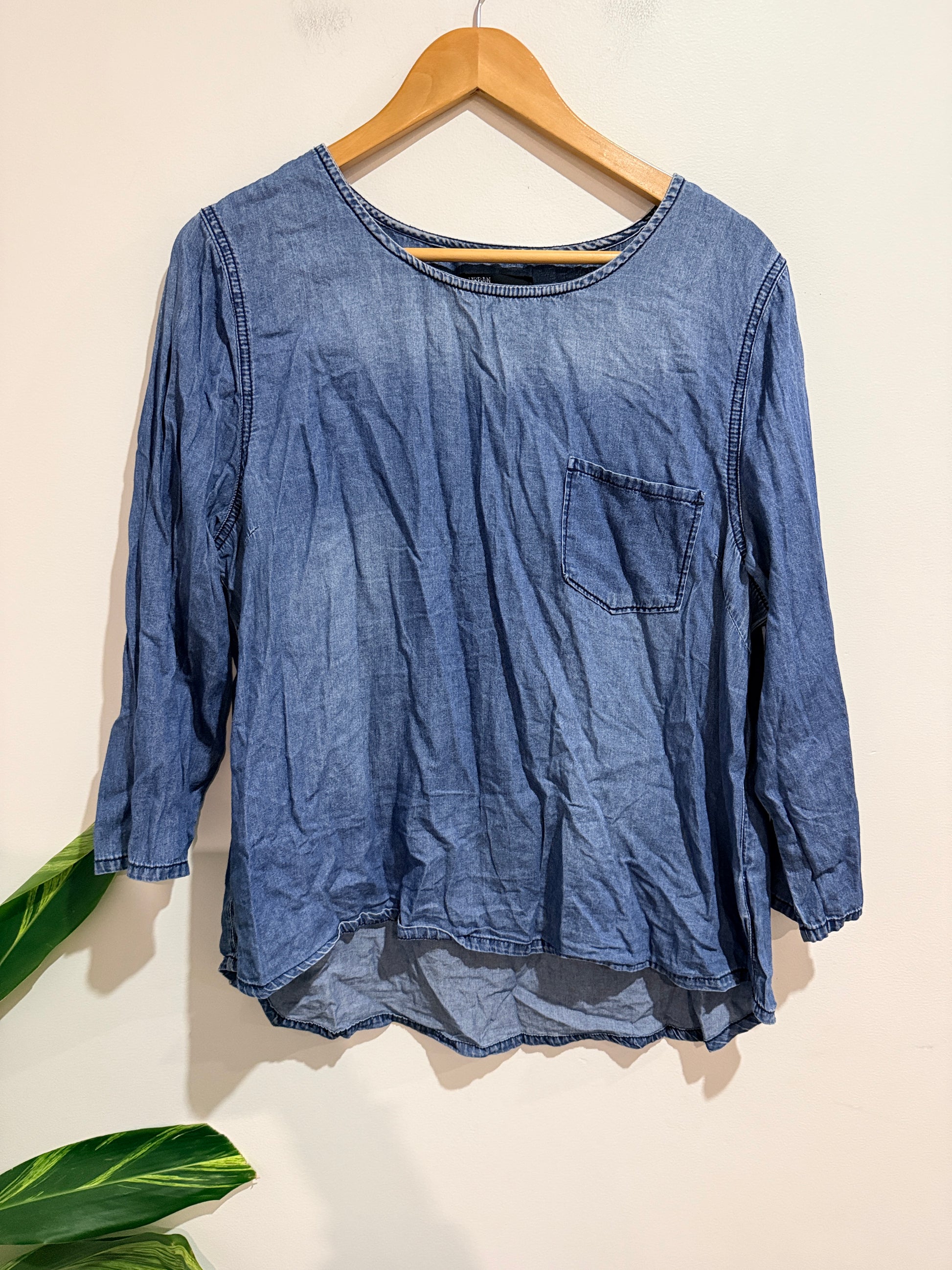 Urban Precinct Lightweight Denim Top Size 18 | U/Arm to U/Arm 59cm