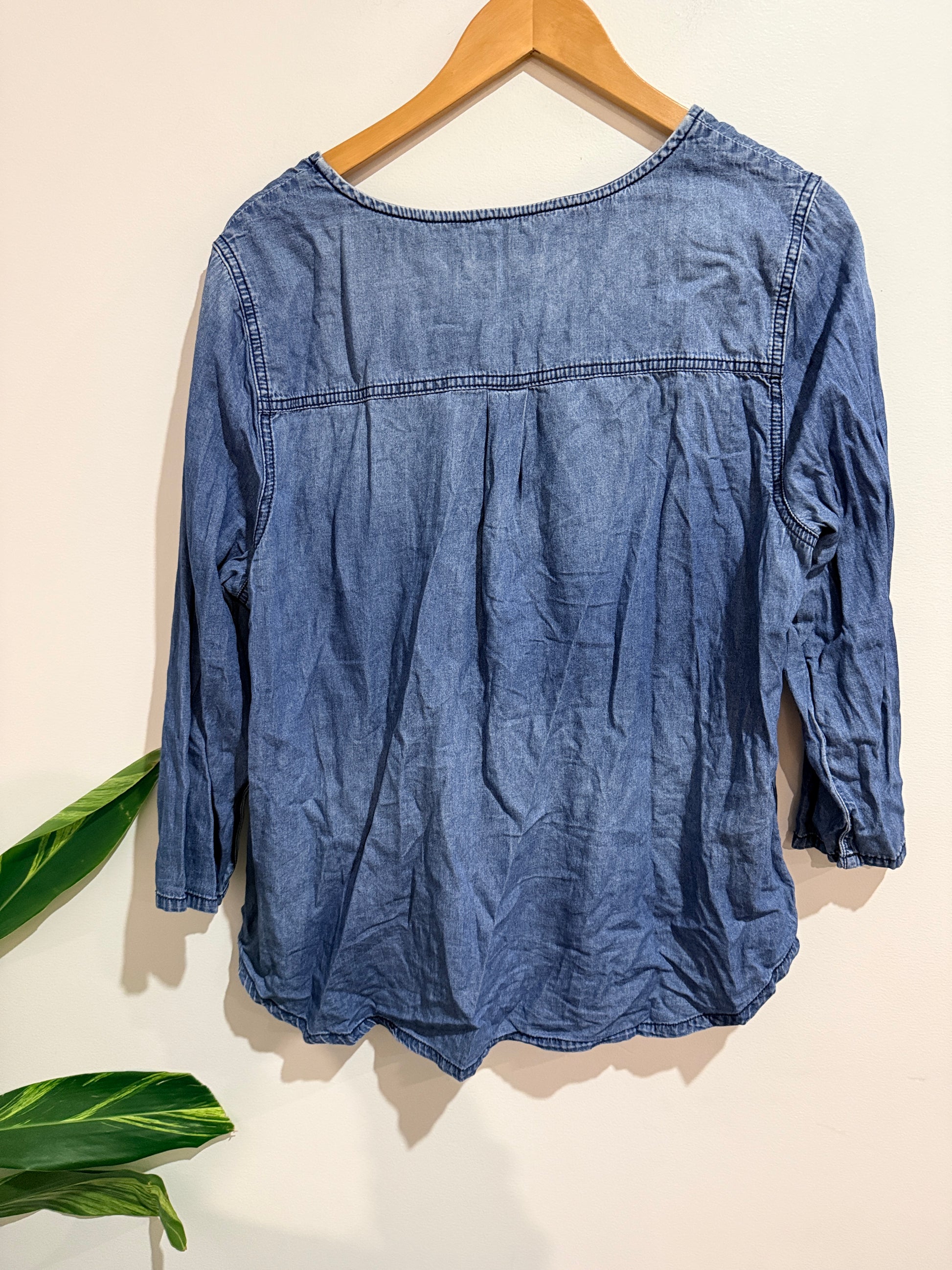 Urban Precinct Lightweight Denim Top Size 18 | U/Arm to U/Arm 59cm