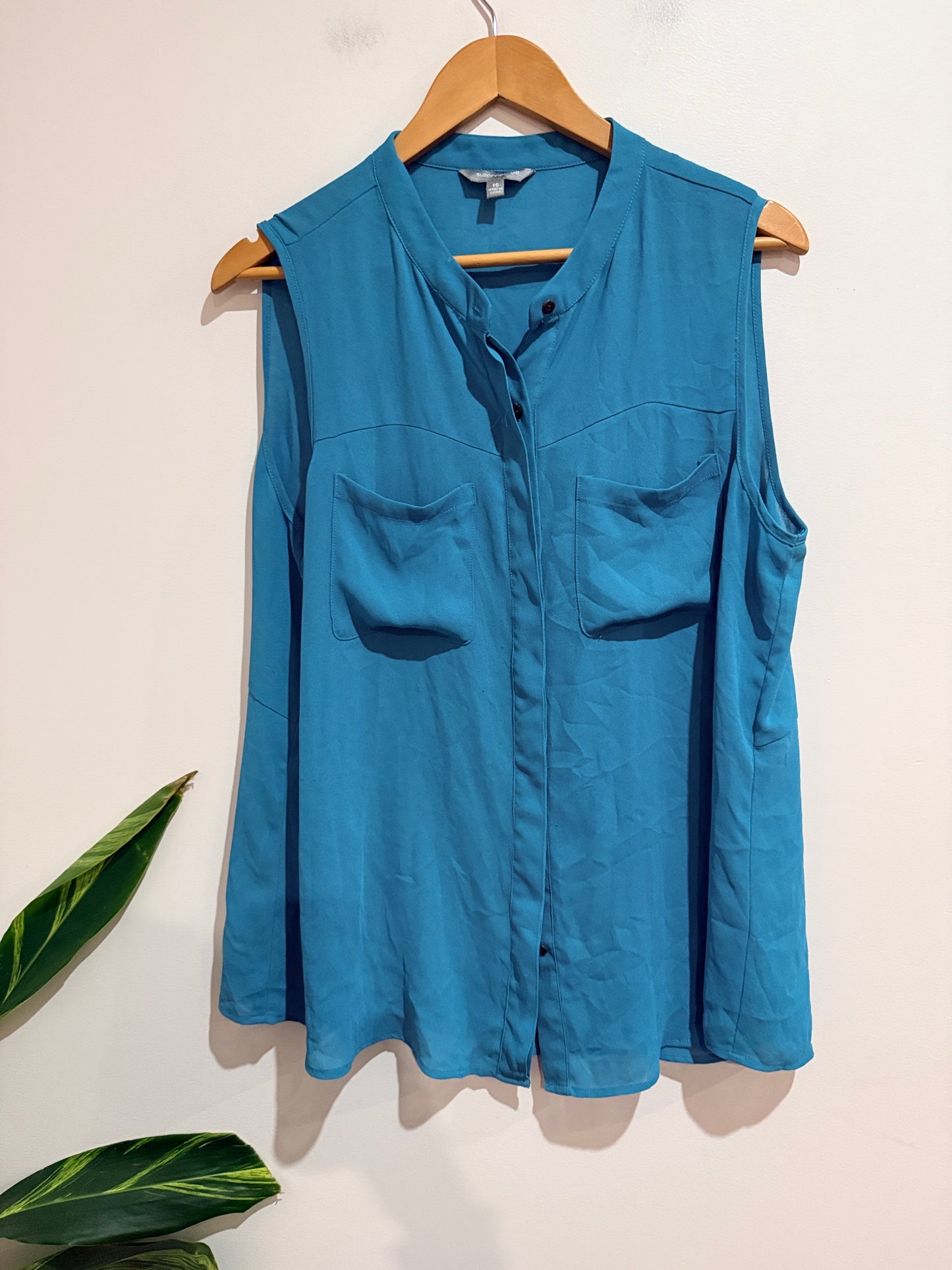 Suzannegrae Sleeveless Button-up Top Size 16