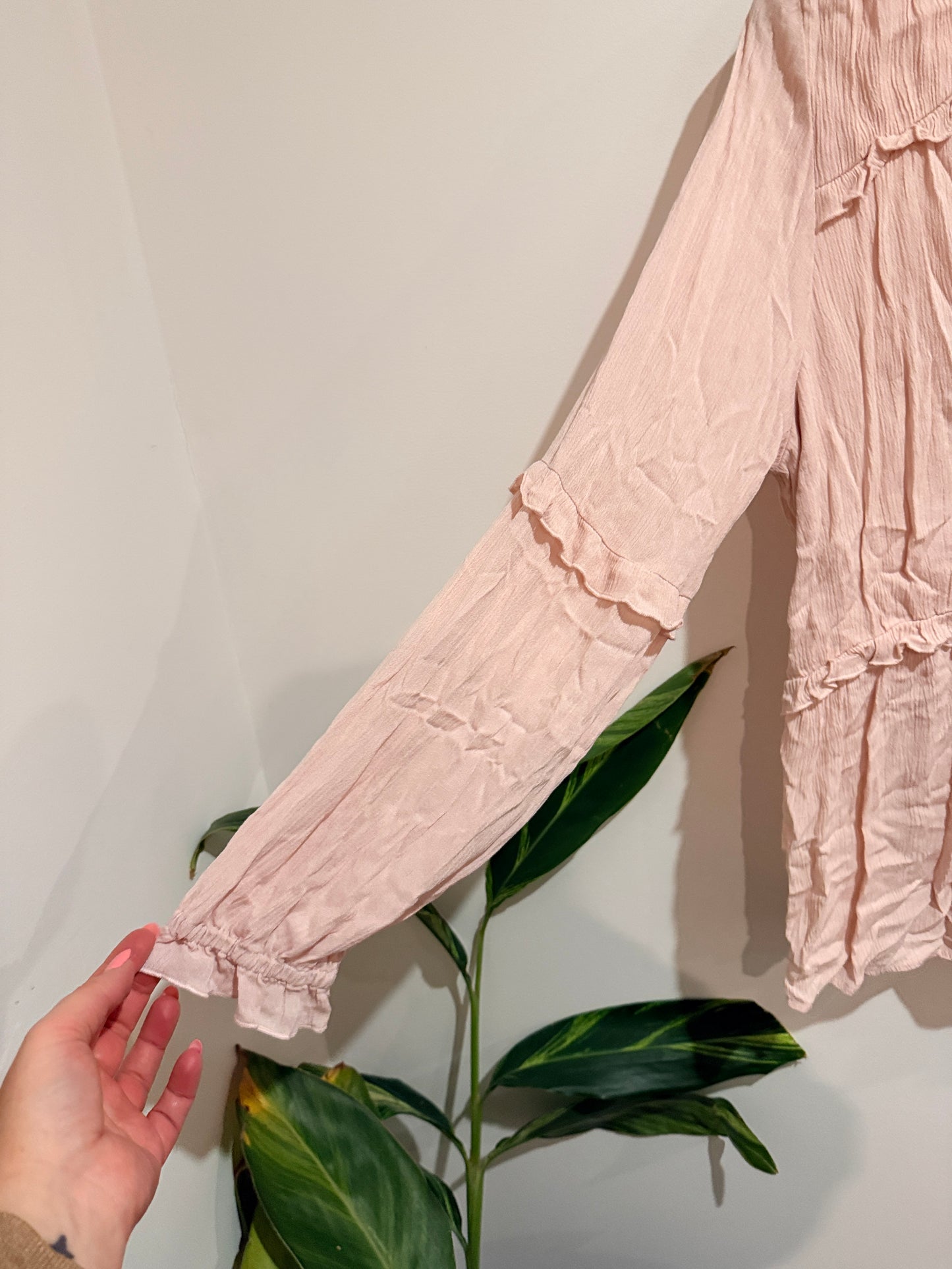 Emerge Long-sleeve Ruffle Shirt Size 18