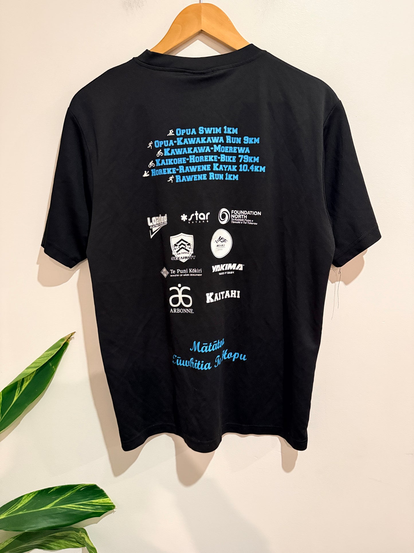 Bocini Graphic T-shirt Size M