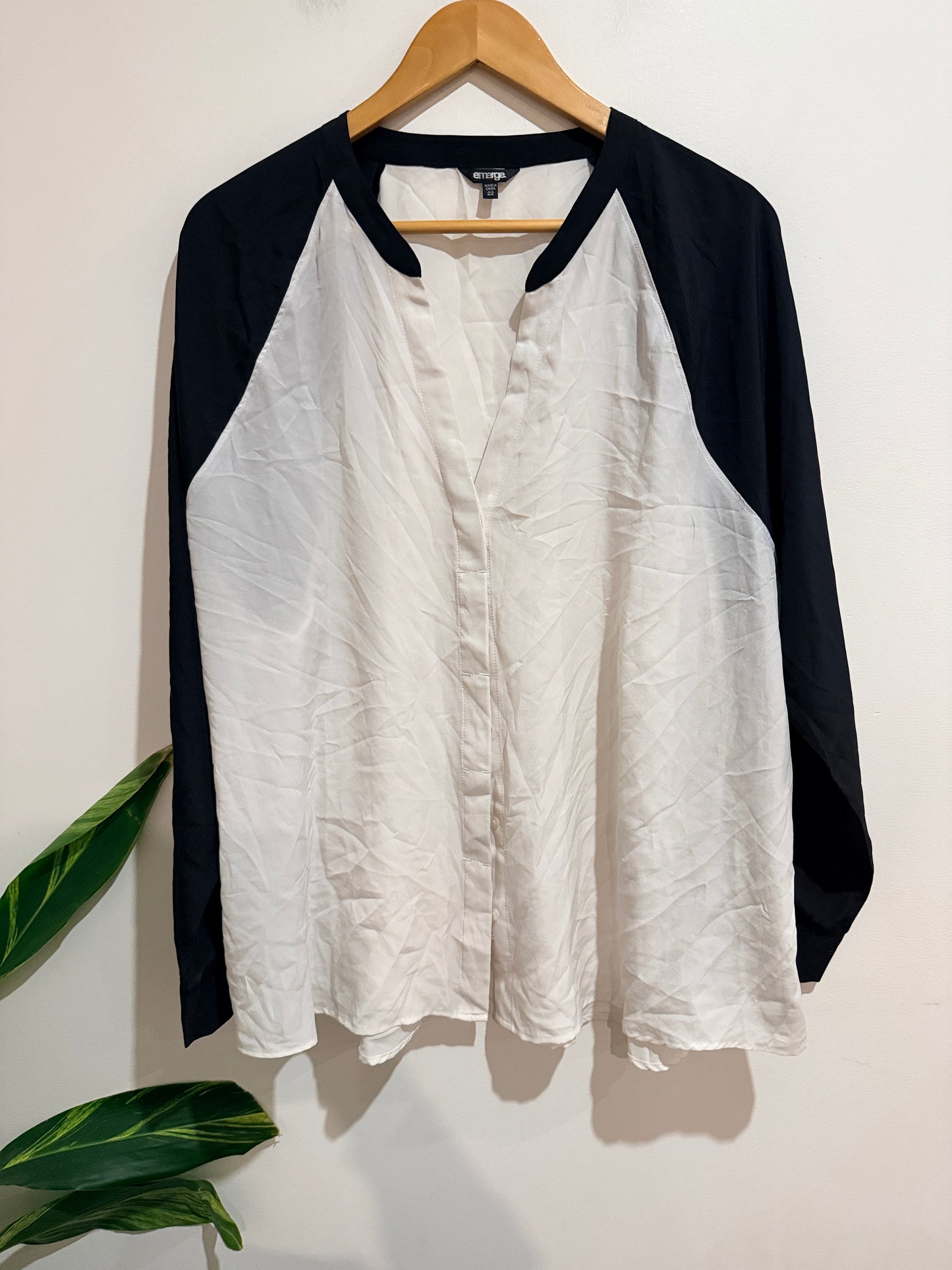Emerge Henley Shirt Size 22