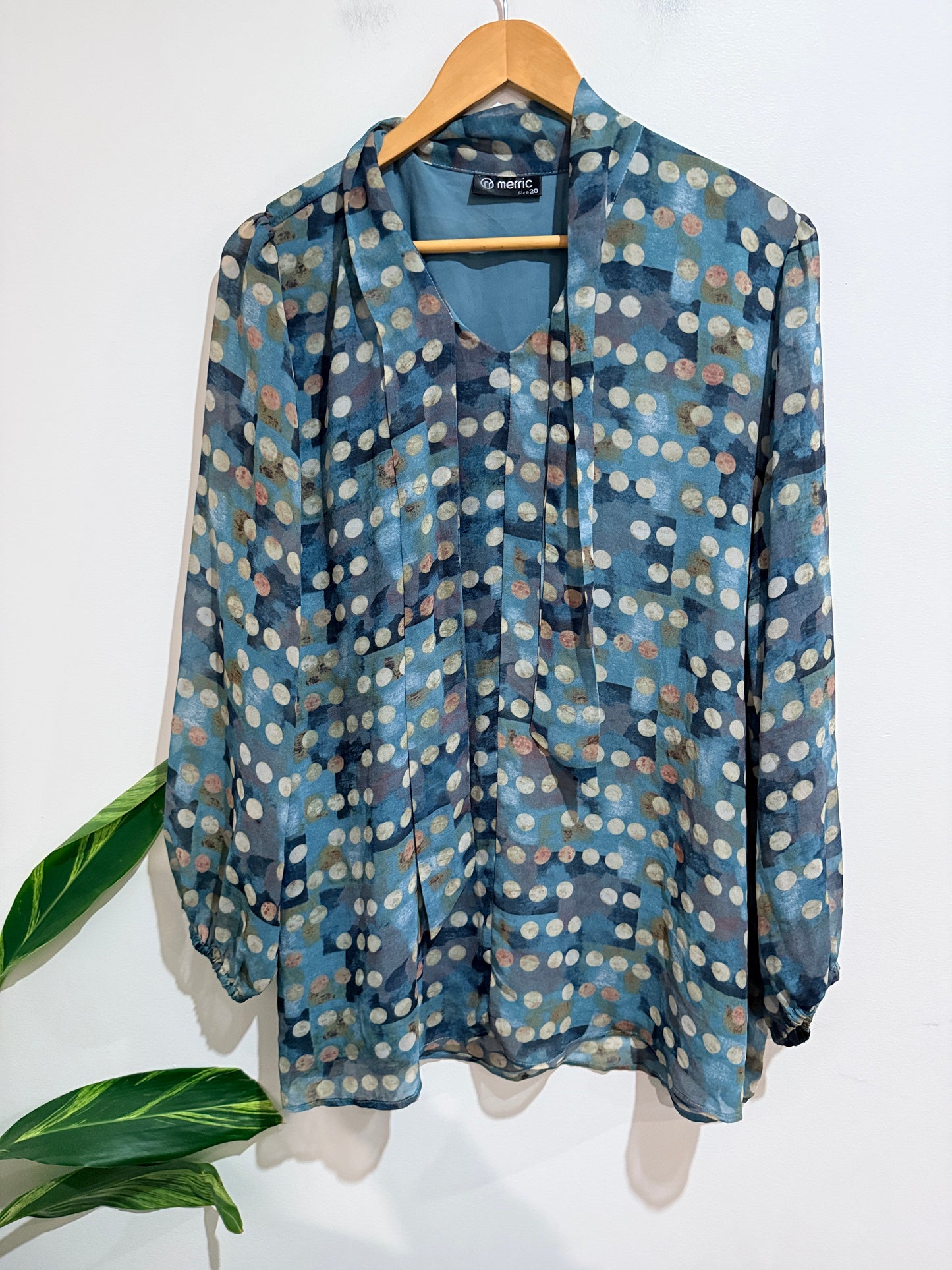 Merric Long-sleeved Sheer Shirt Size 20