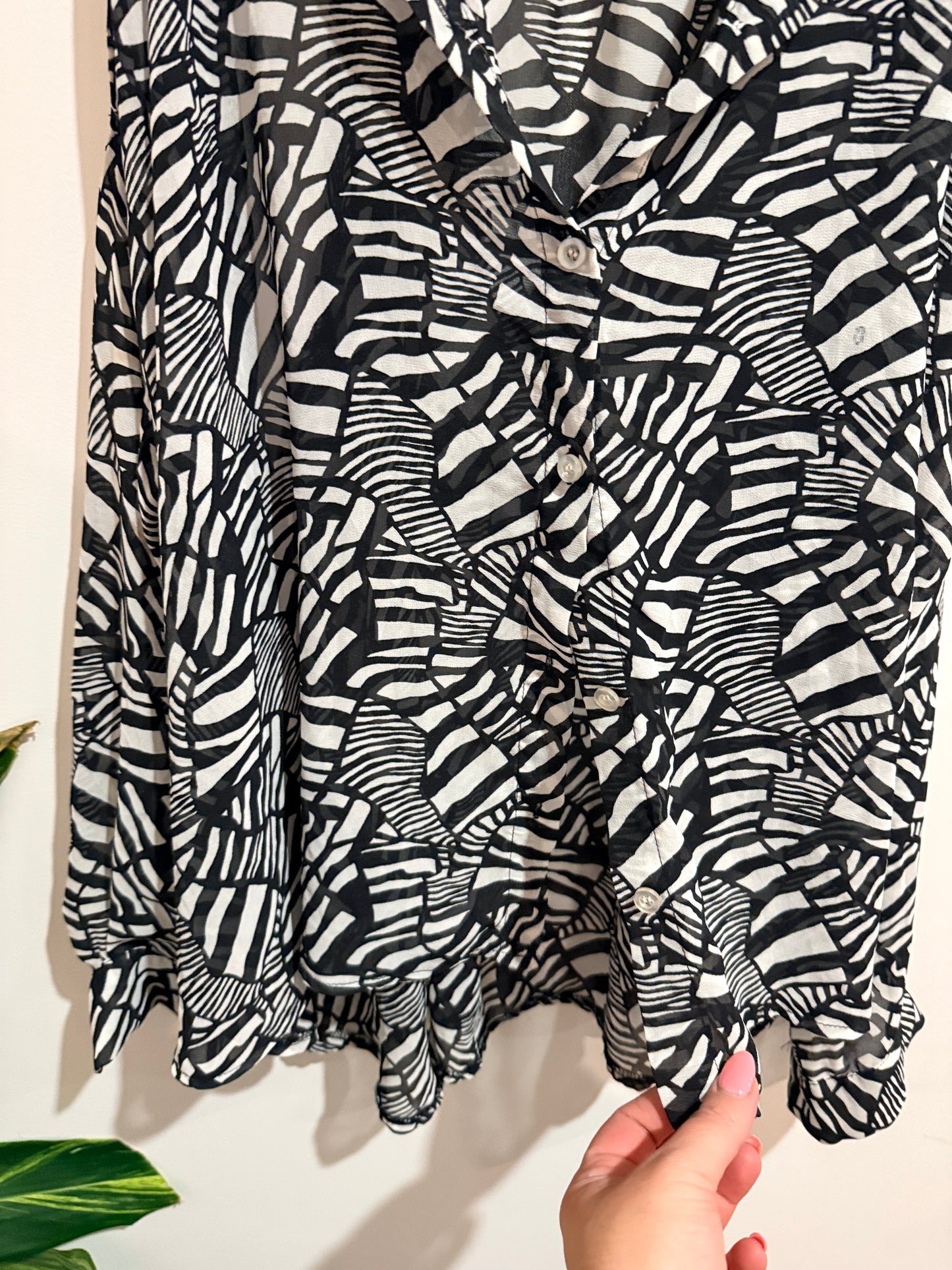 Cotton:on Abstract Print Cold-shoulder Shirt Size L