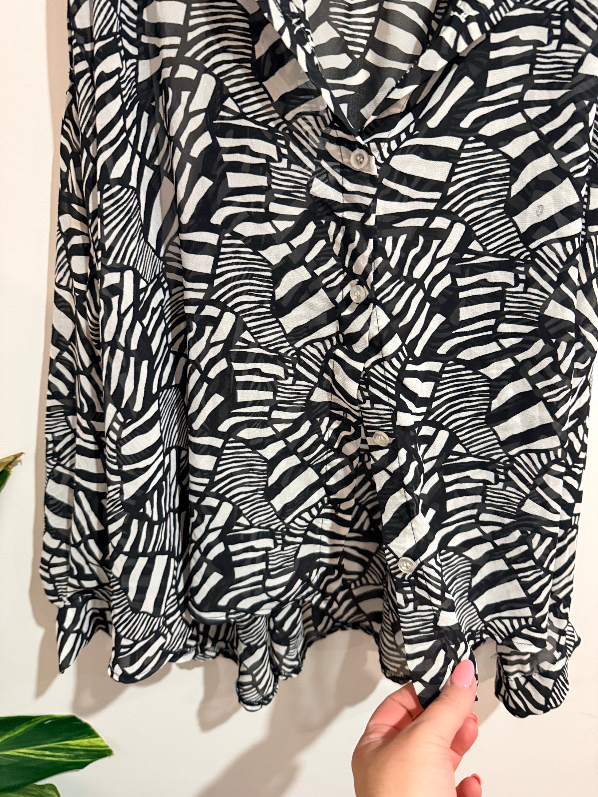 Cotton:on Abstract Print Cold-shoulder Shirt Size L