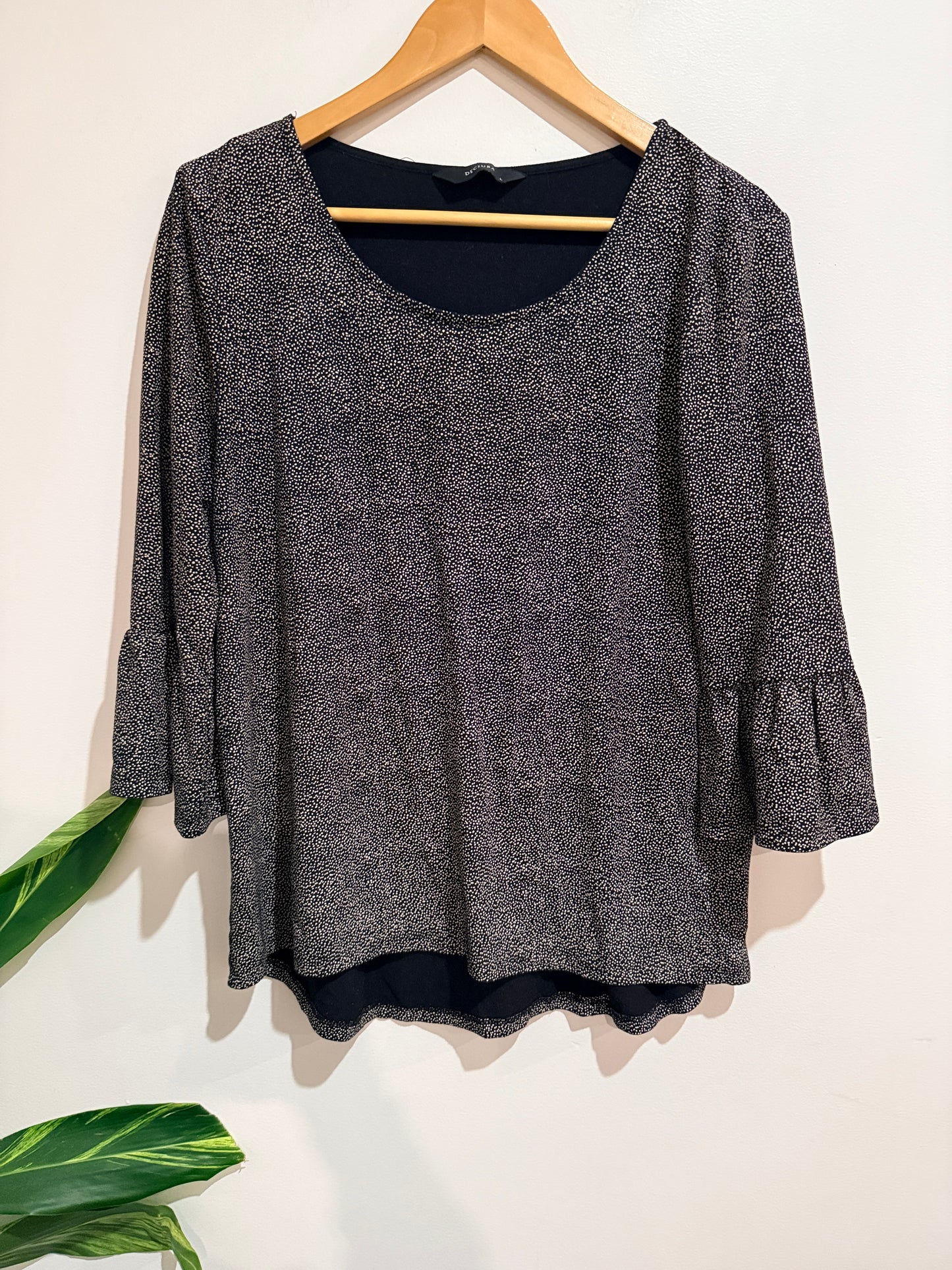 Decjuba Textured Shirt Size L