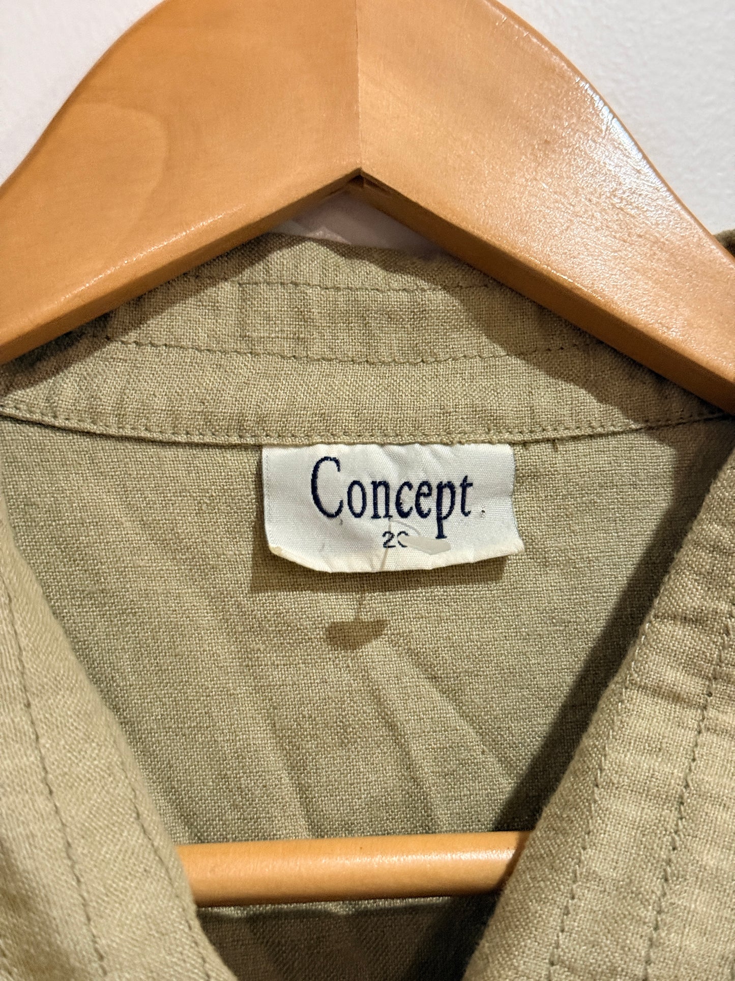 Concept Long-sleeve Button-down Shirt Size 20