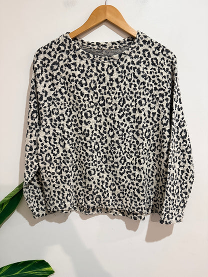 Brand Unknown Leopard-print Crewneck Sweater Size U/Arm to U/Arm 54cm