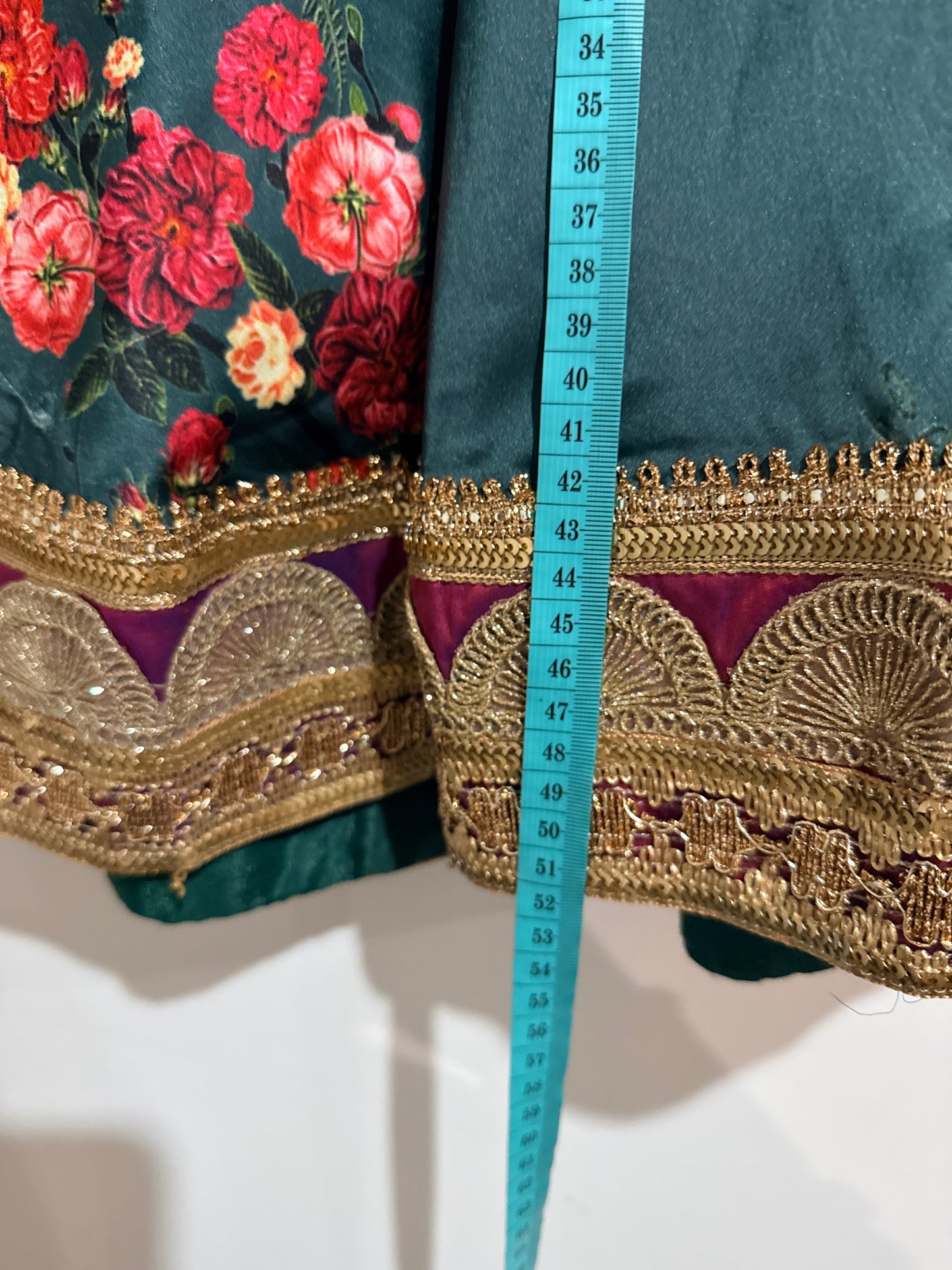 Brand Unknown Floral Skirt Size 20 | Waist 58cm | L 52cm
