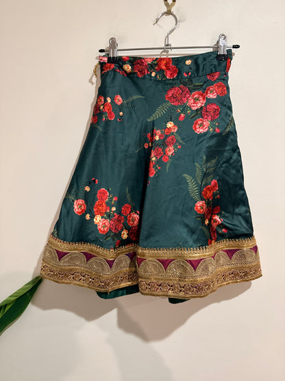 Brand Unknown Floral Skirt Size 20 | Waist 58cm | L 52cm