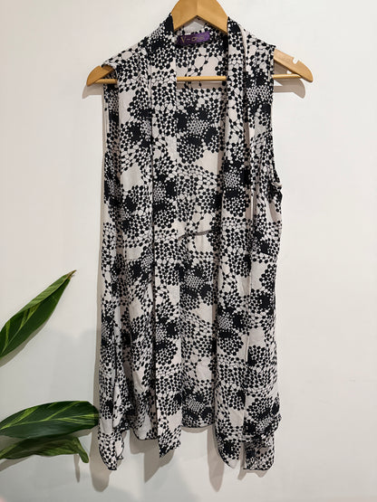V-one Open-front Cardigan Size U/Arm to U/Arm 52cm