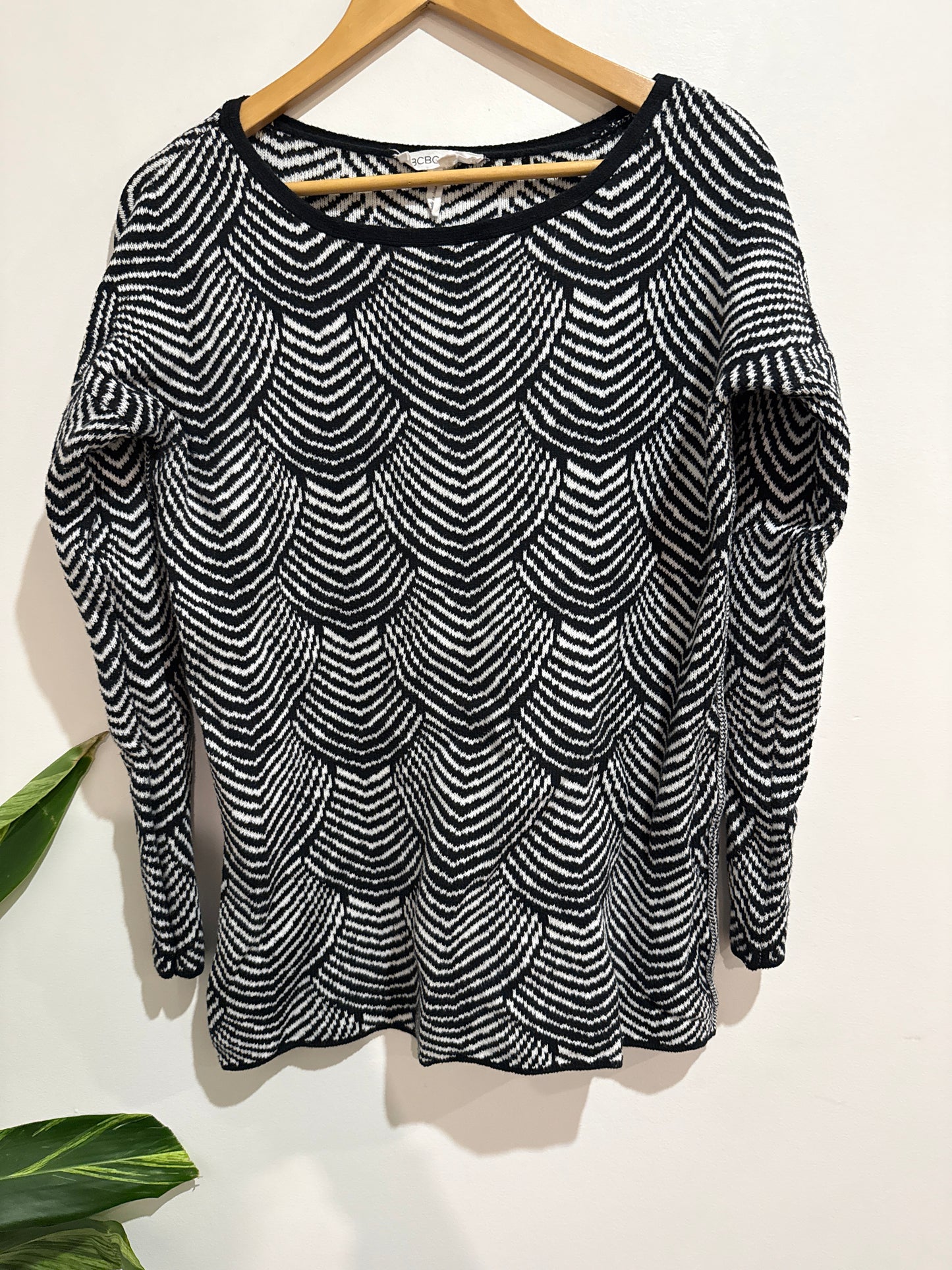 Bcbgeneration Wave Pattern Knit Sweater Size M