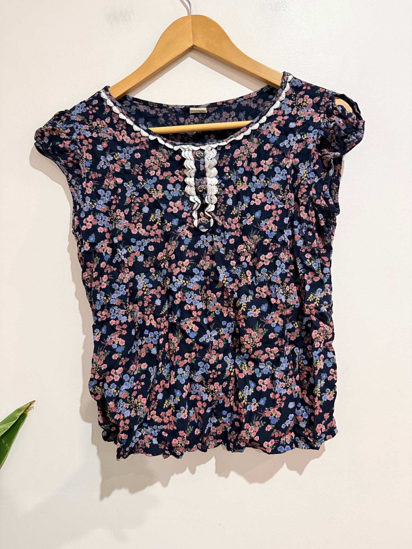 Kim Loan Floral Sleeveless Top Size 4XL | U/Arm to U/Arm 49cm | L 53cm