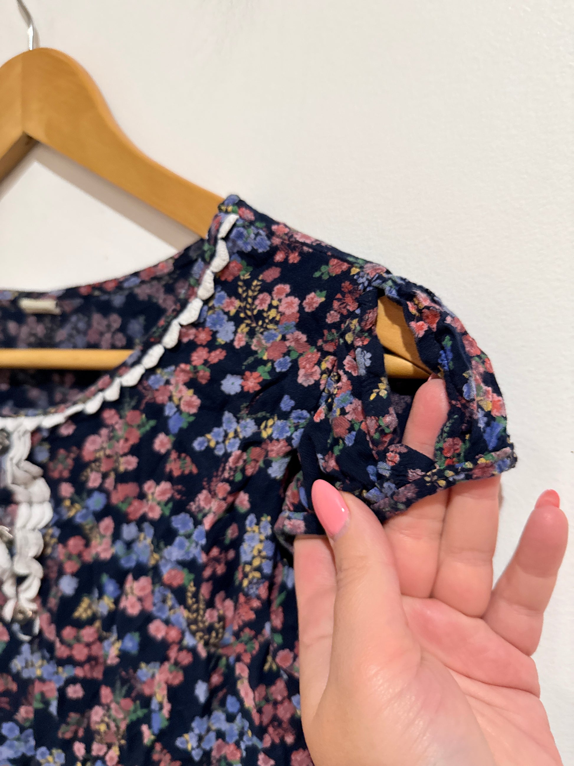 Kim Loan Floral Sleeveless Top Size 4XL | U/Arm to U/Arm 49cm | L 53cm
