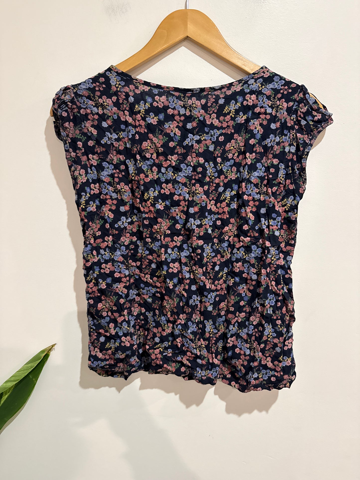 Kim Loan Floral Sleeveless Top Size 4XL | U/Arm to U/Arm 49cm | L 53cm