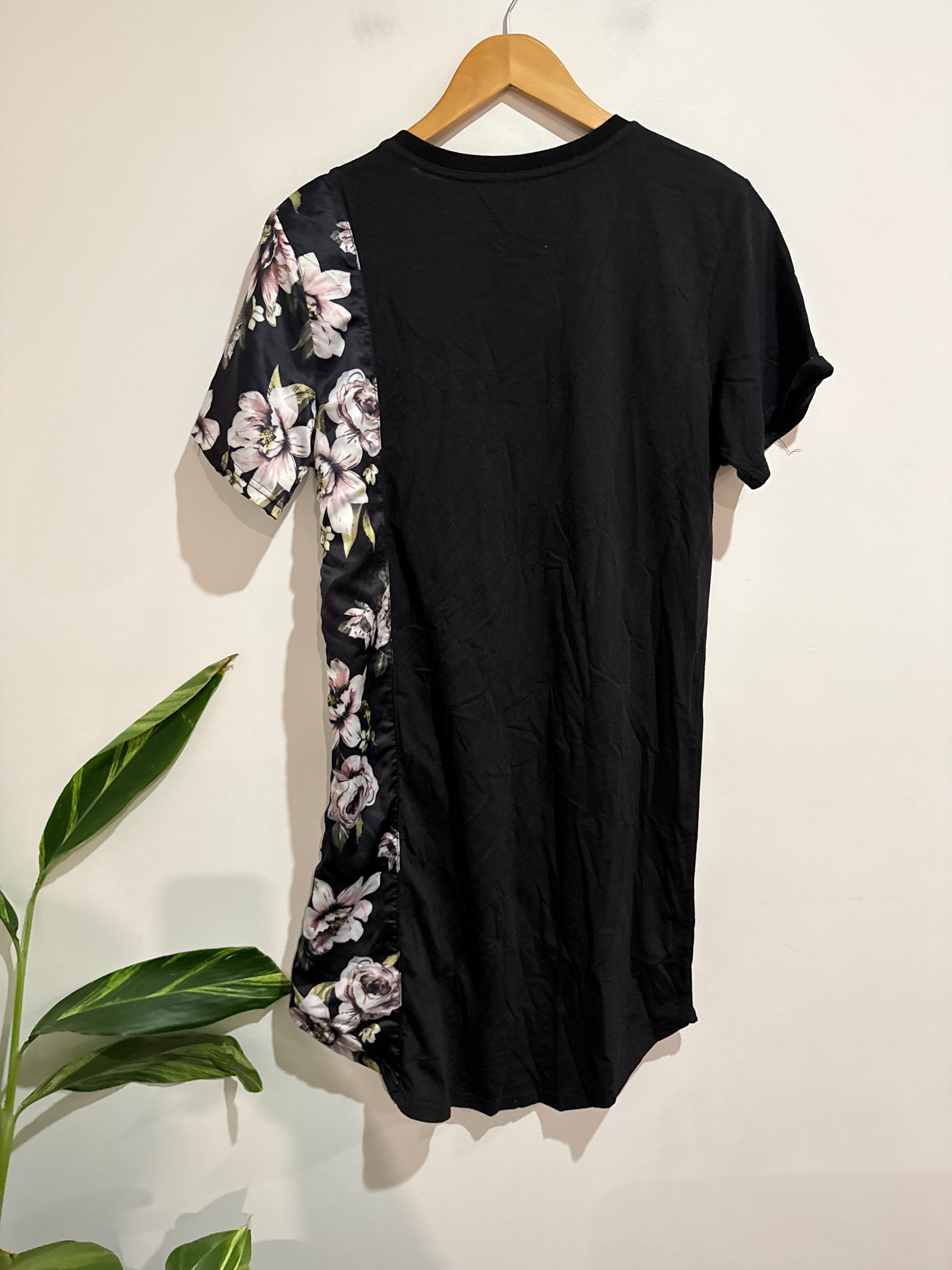 Chinga T-shirt Dress Size M