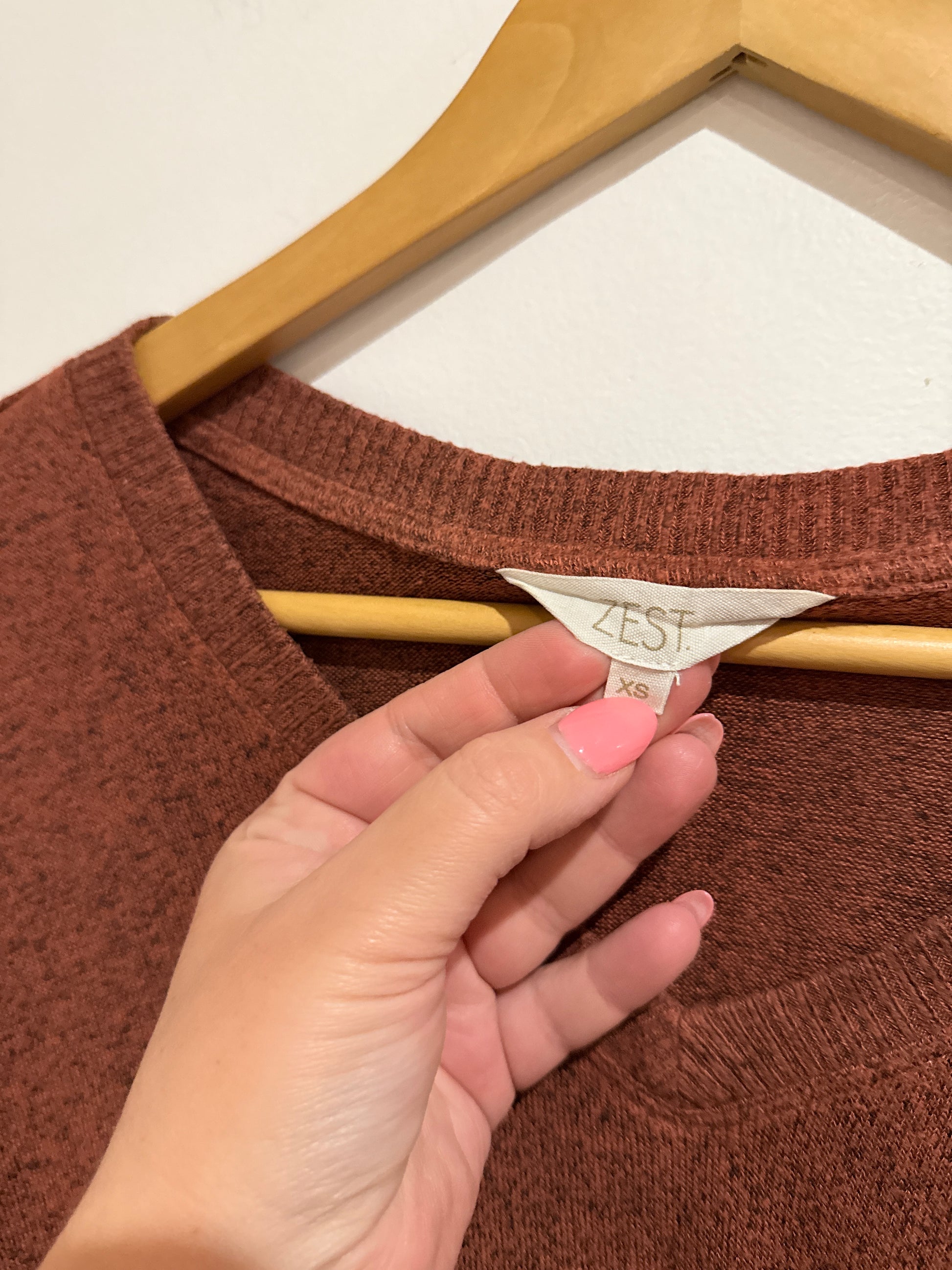 Zest V-neck Ribbed Knit Sweater Size XS | U/Arm to U/Arm 58cm