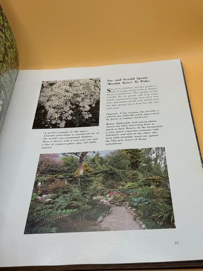 New Zealand Town and Country Gardens by Julian Matthews