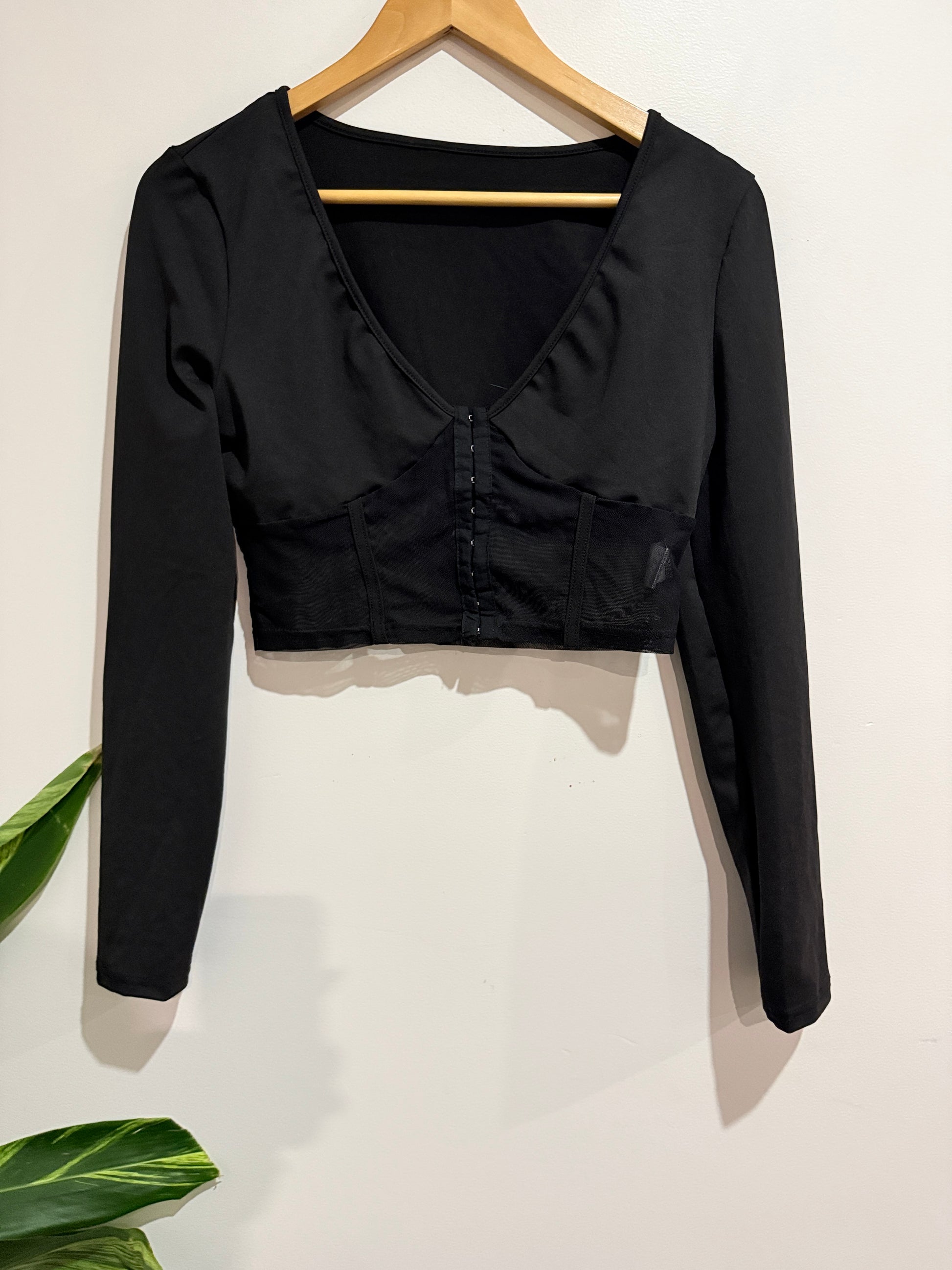 Brand Unknown Long-sleeve Crop Top Size L | U/Arm to U/Arm 42cm