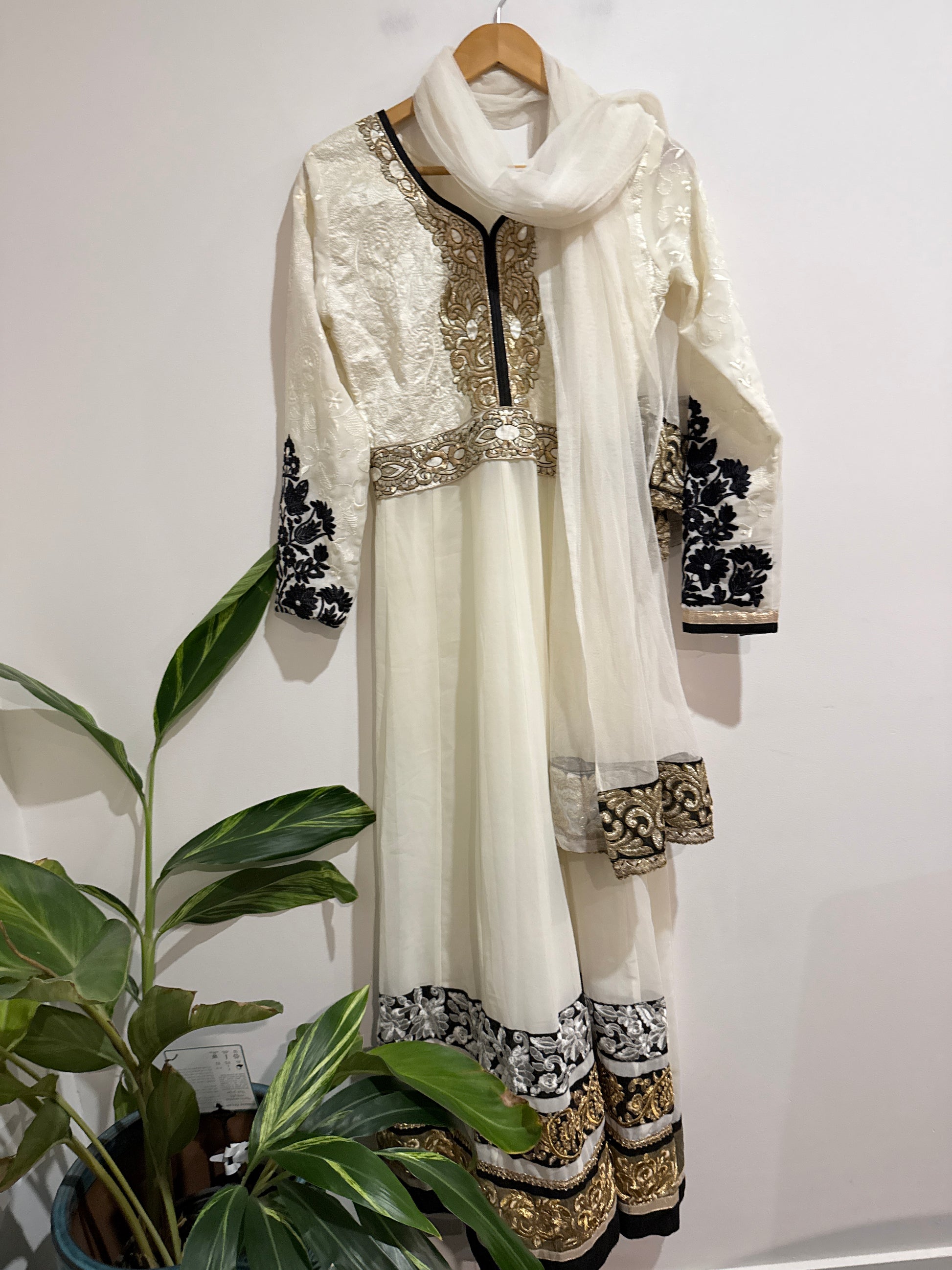 Brand Unknown Anarkali Suit Dress Size U/Arm to U/Arm 46cm | Waist: 80