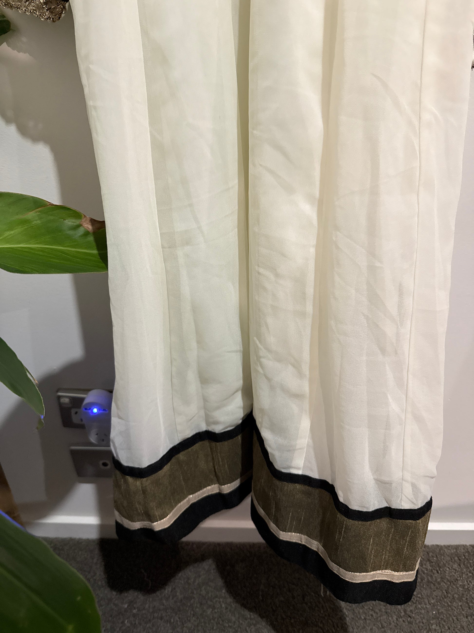Brand Unknown Anarkali Suit Dress Size U/Arm to U/Arm 46cm | Waist: 80