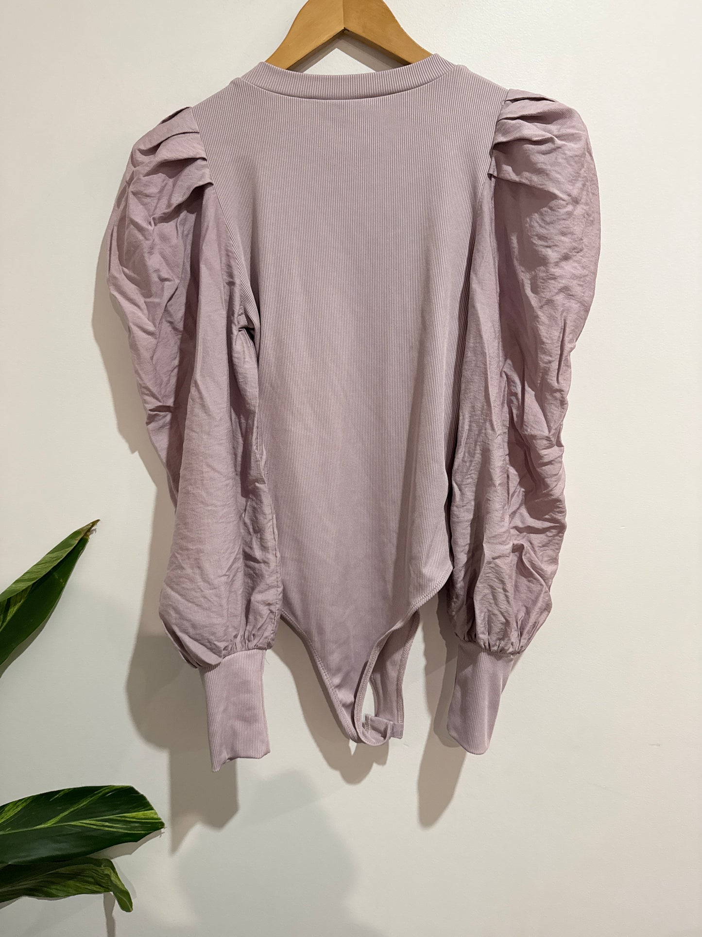 Forever 21 Puff Sleeve Bodysuit Size L | U/Arm to U/Arm 38cm
