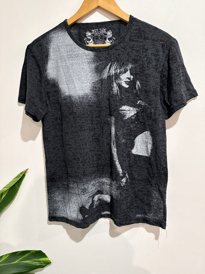 Yd. Unisex T-shirt Size M