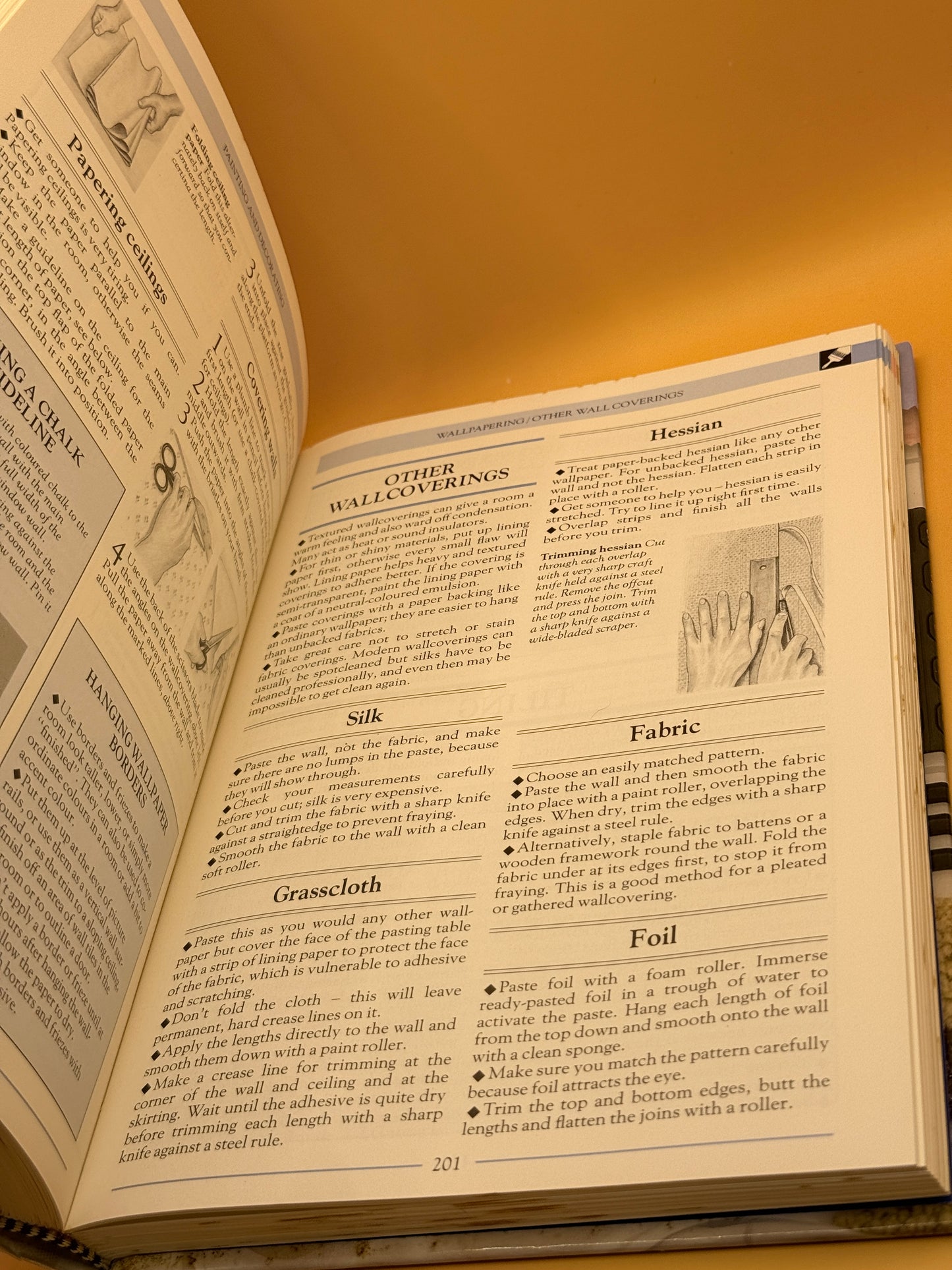 The Collins Book of Household Hints & Tips by Barty Phillips