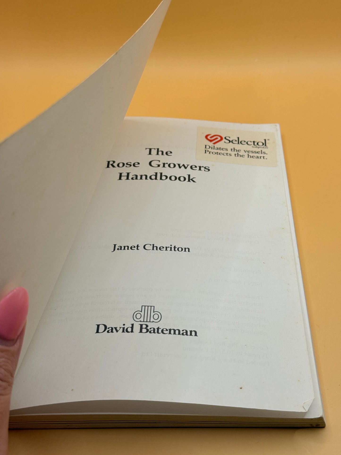 The Rose Growers Handbook for New Zealanders by Janet Cheriton