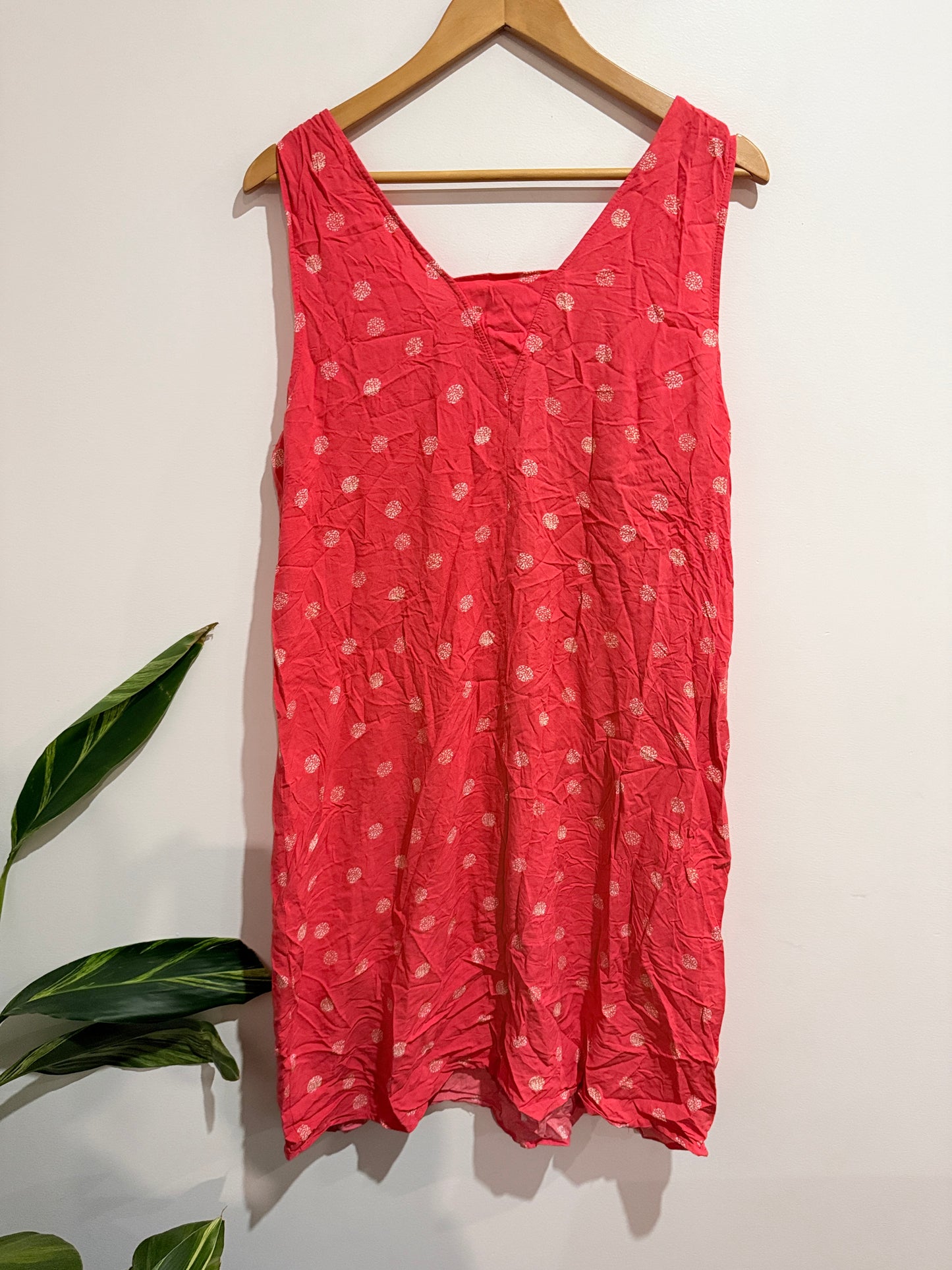 Capture Sleeveless Dress Size 16
